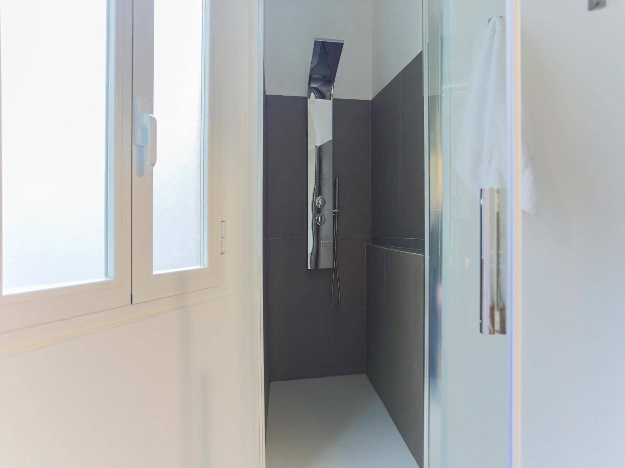 The Rent - Bright One Bedroom With Balcony In Moscova Apartment *