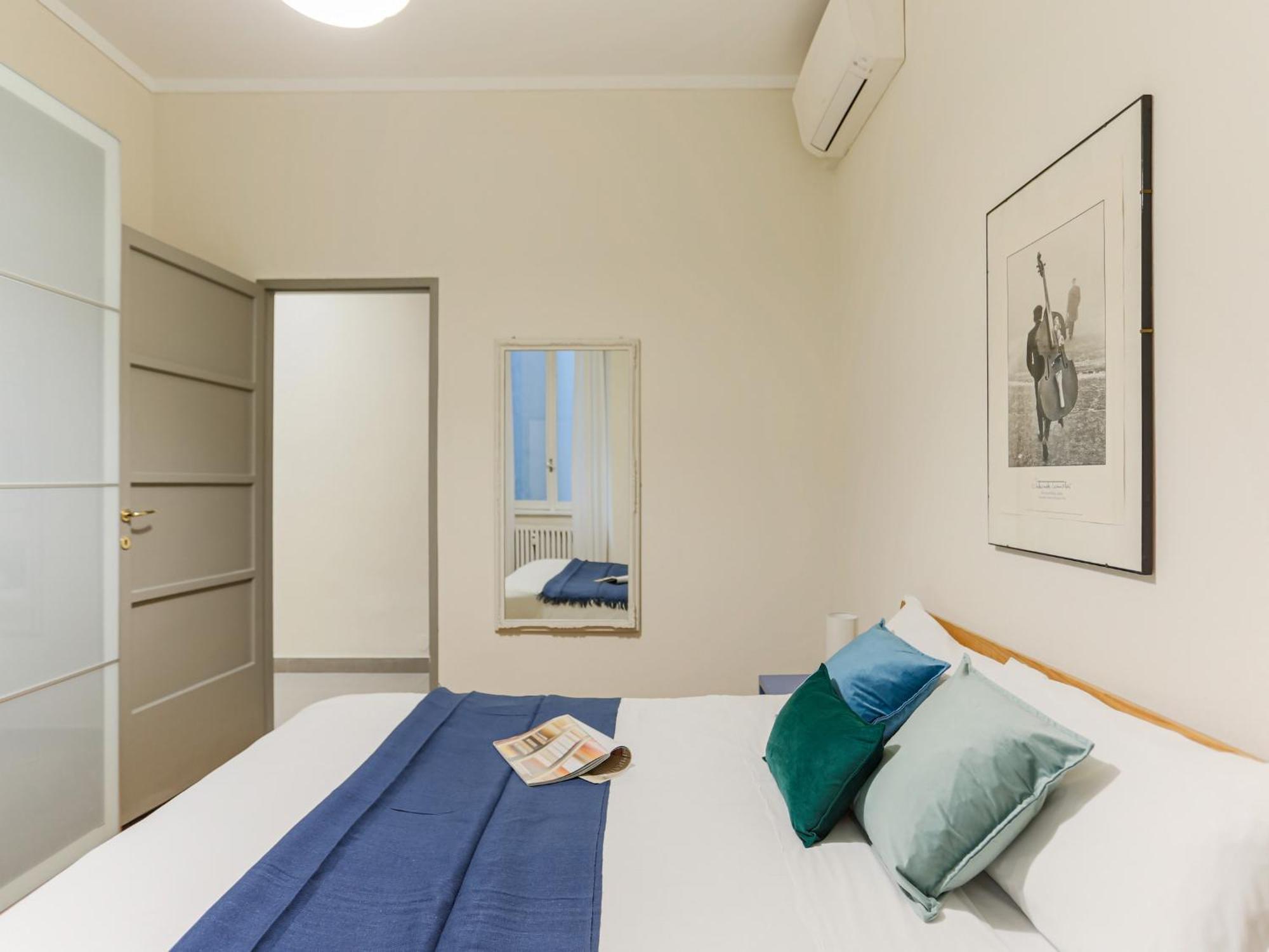 Apartment The Rent - Bright One Bedroom With Balcony In Moscova Milan