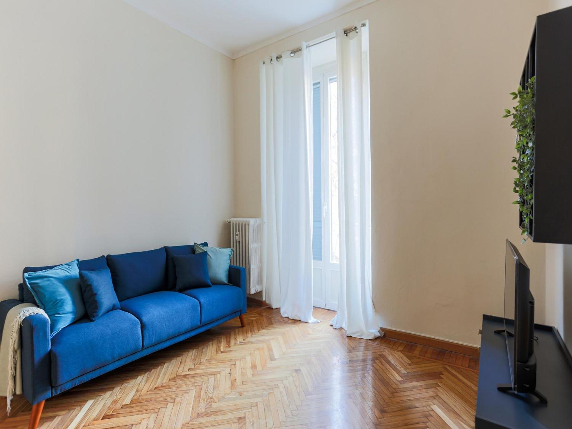 The Rent - Bright One Bedroom With Balcony In Moscova Apartment *
