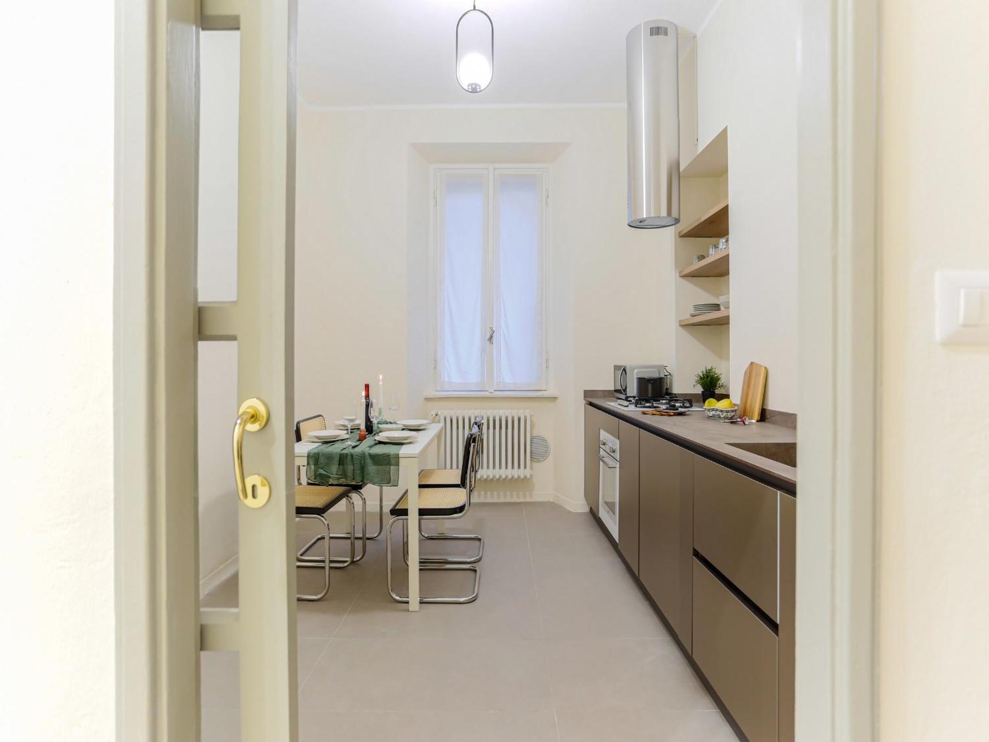 The Rent - Bright One Bedroom With Balcony In Moscova Apartment Milan