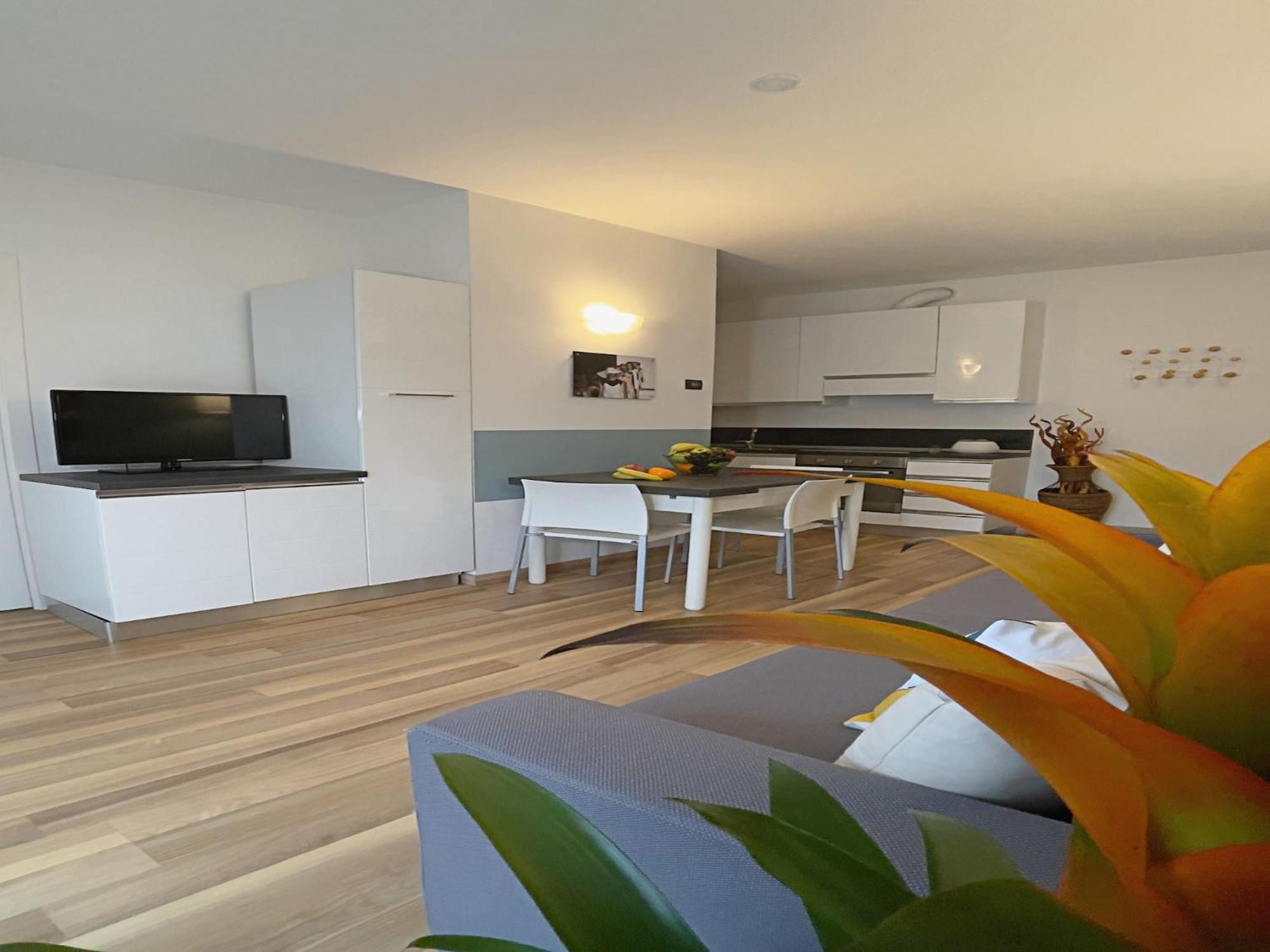 Candiani B2 Bilocale Apartment