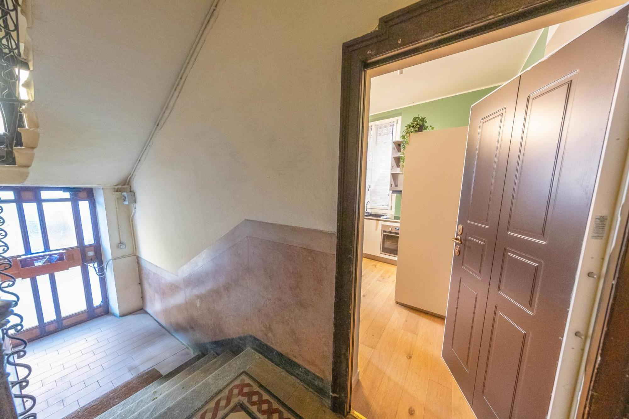 Solari Apartment, In Design Area, Near Tortona District, Apartment Milan