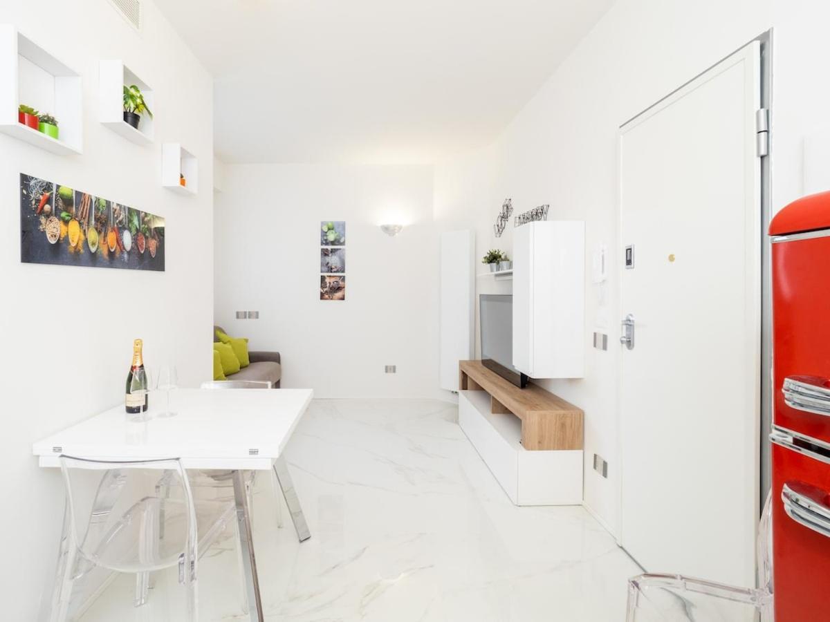 Apartment Cozy In The Green, Close To Blue And Red Metro *