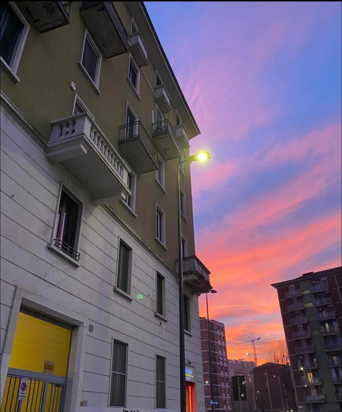 Carrara 23 Navigli Be Like! - Duomo Forum Bocconi *