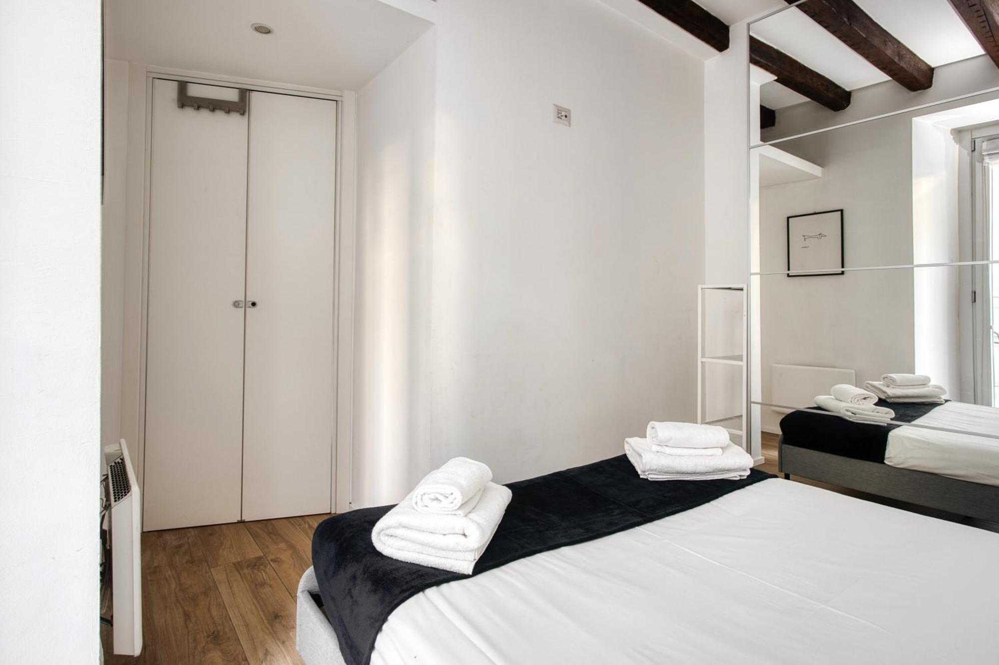 Apartment Just Urban - - Corso Genova