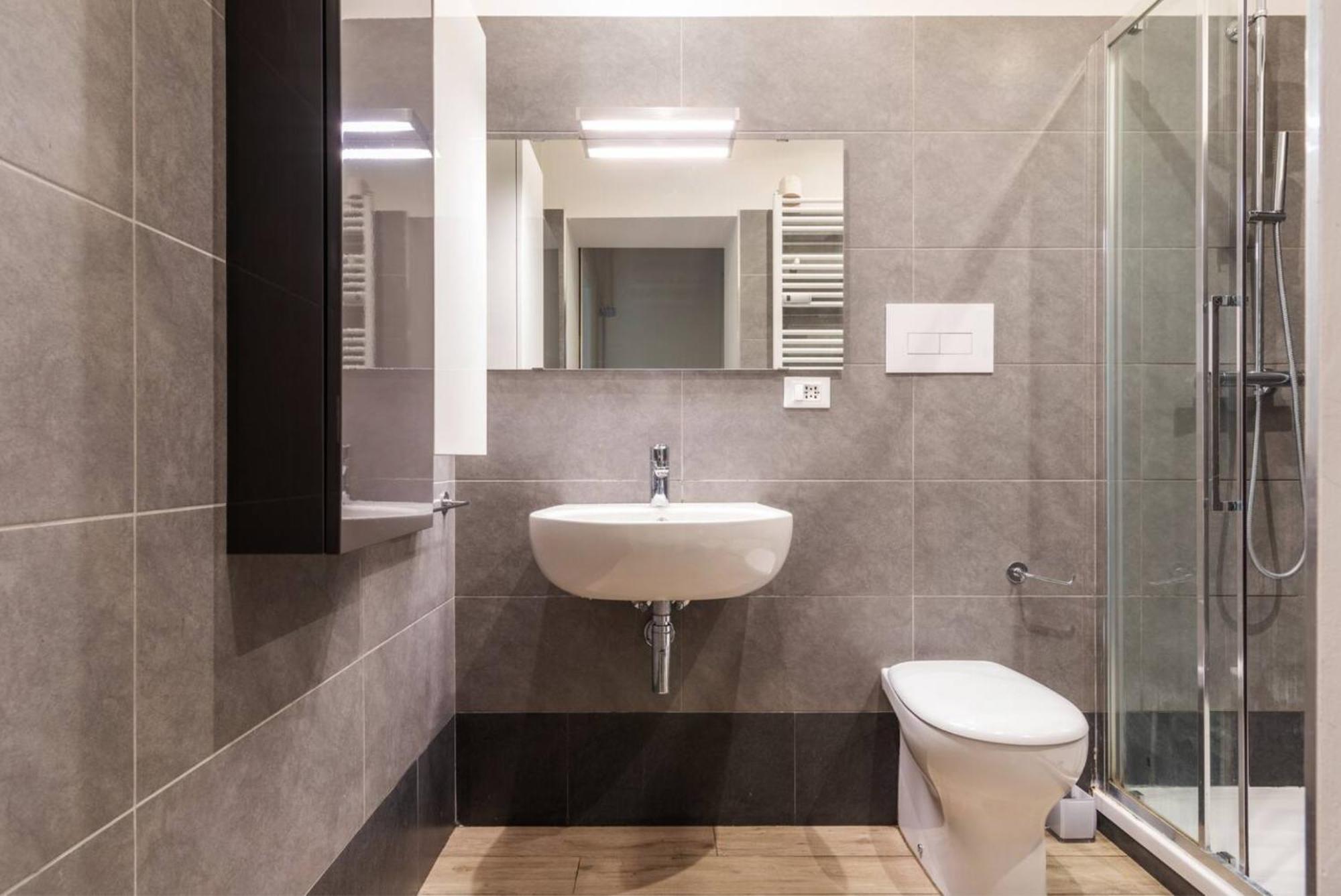 Apartment In Piazza A Isola Milan