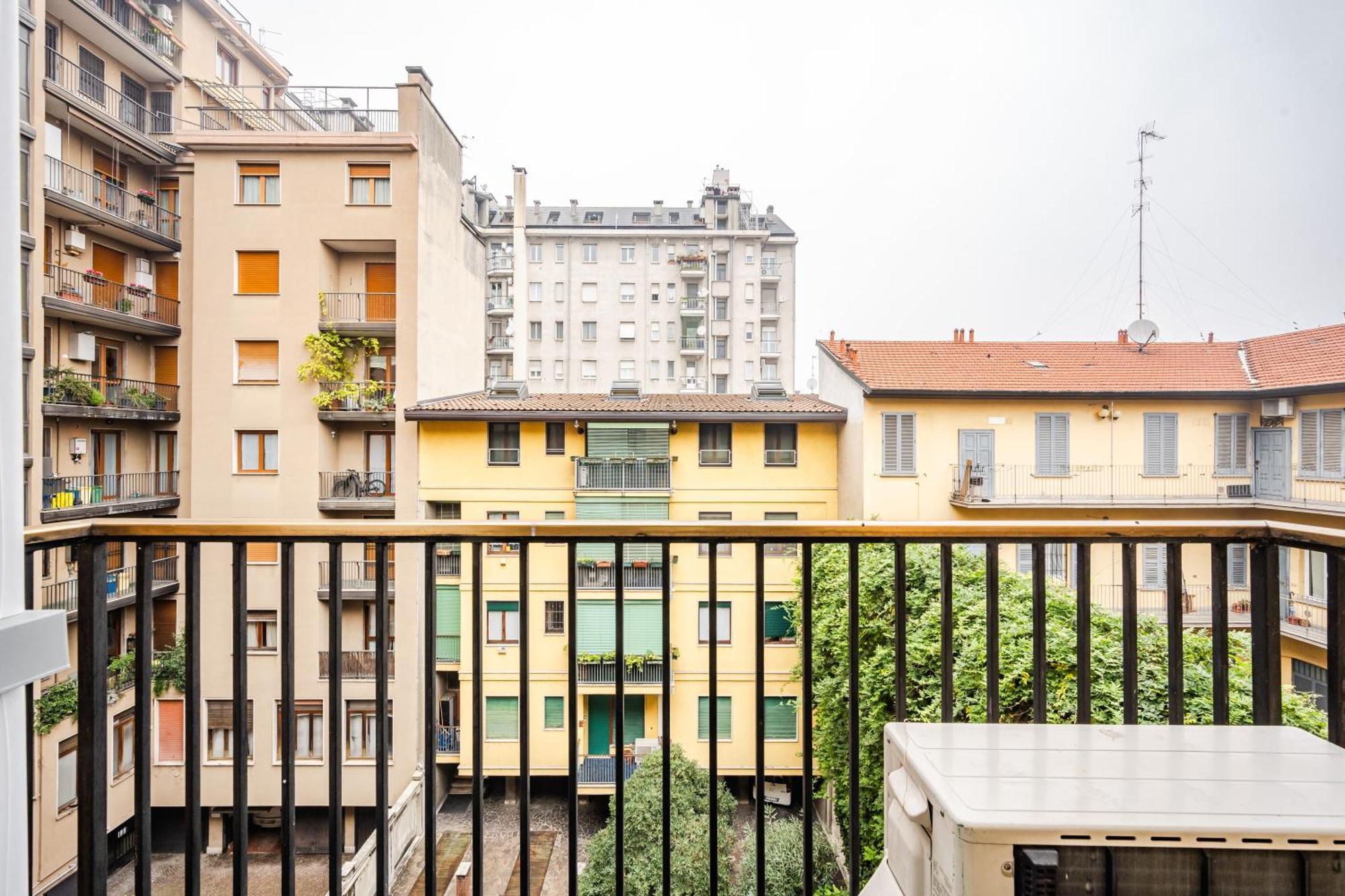 Charming Modern Near The Heart Of *