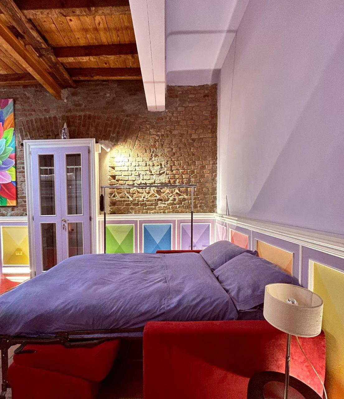 With Terrace And Loft With Garden In Naviglio Pavese Casa de hóspedes