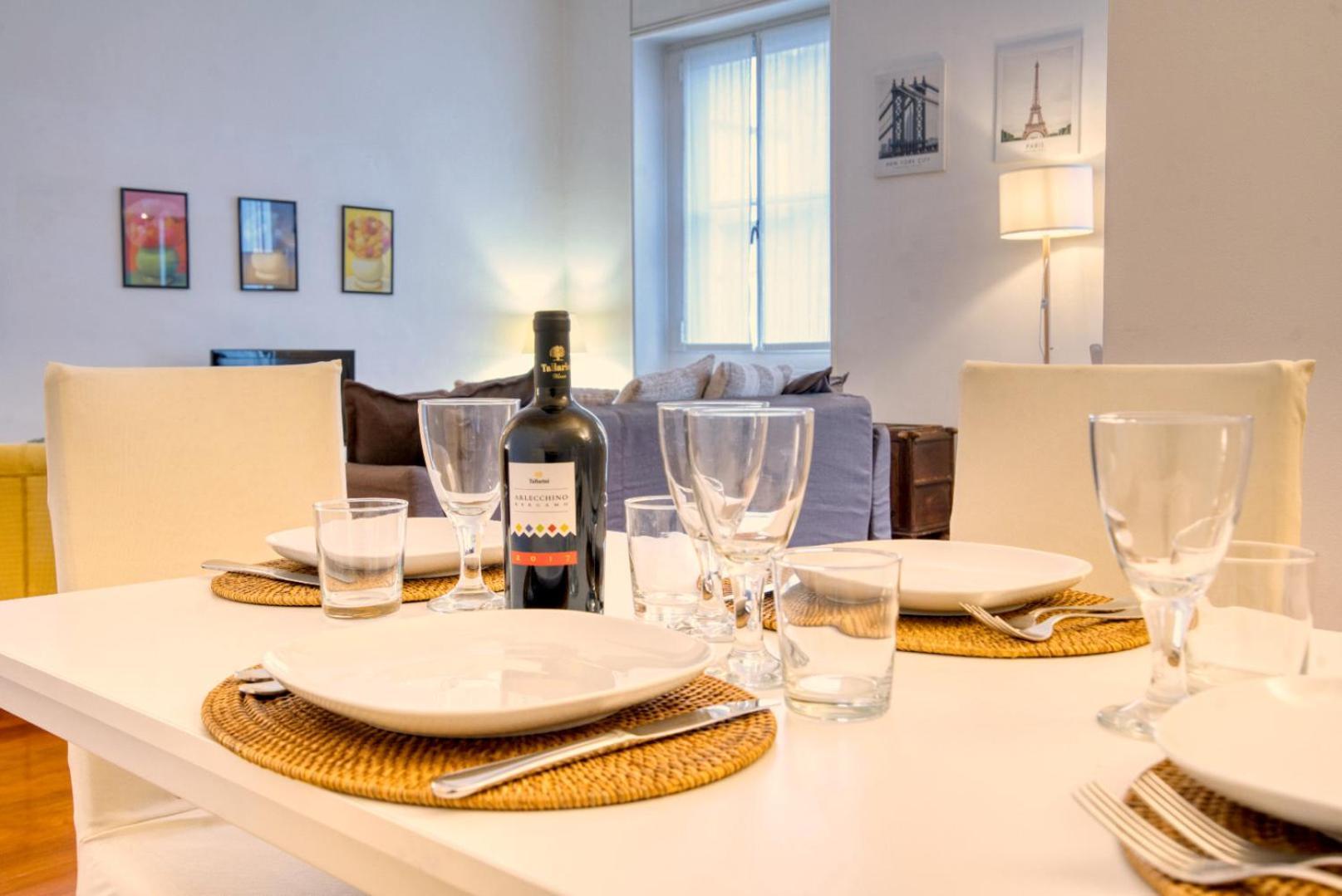 Apartment At - Turati/porta Nuova Milan