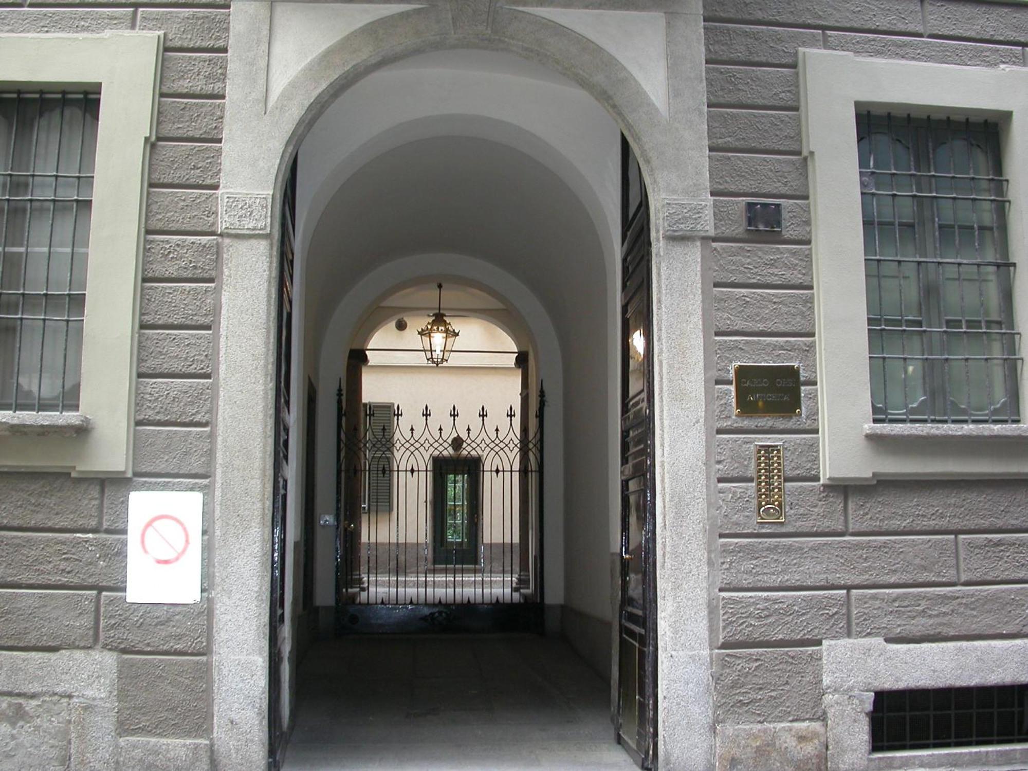 Penthouse In Fashion District Of Milan, Close To Montenapoleone, Duomo, Scala Milan