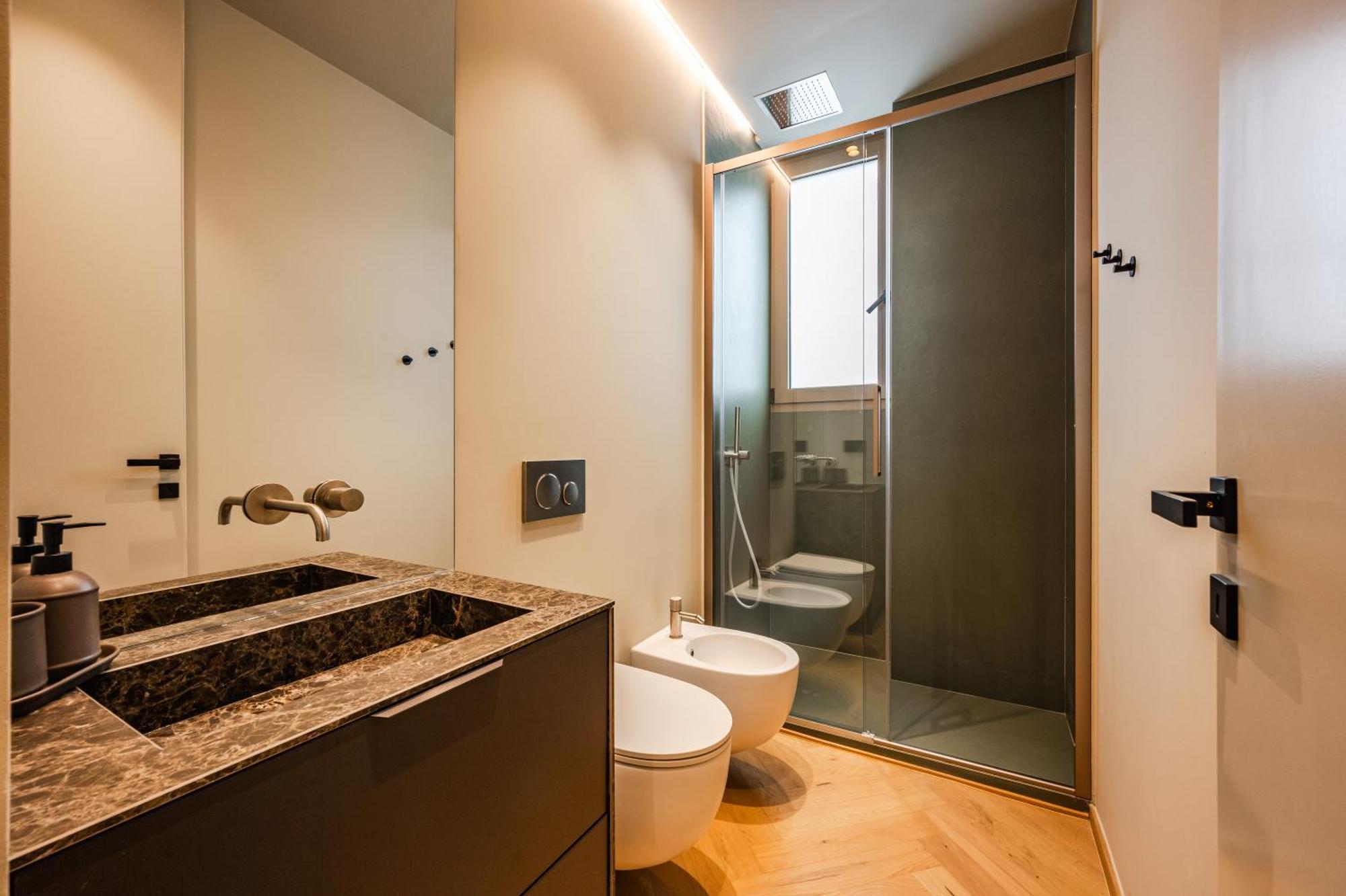 Luxury With View Steps From The Duomo Apartamento Milão