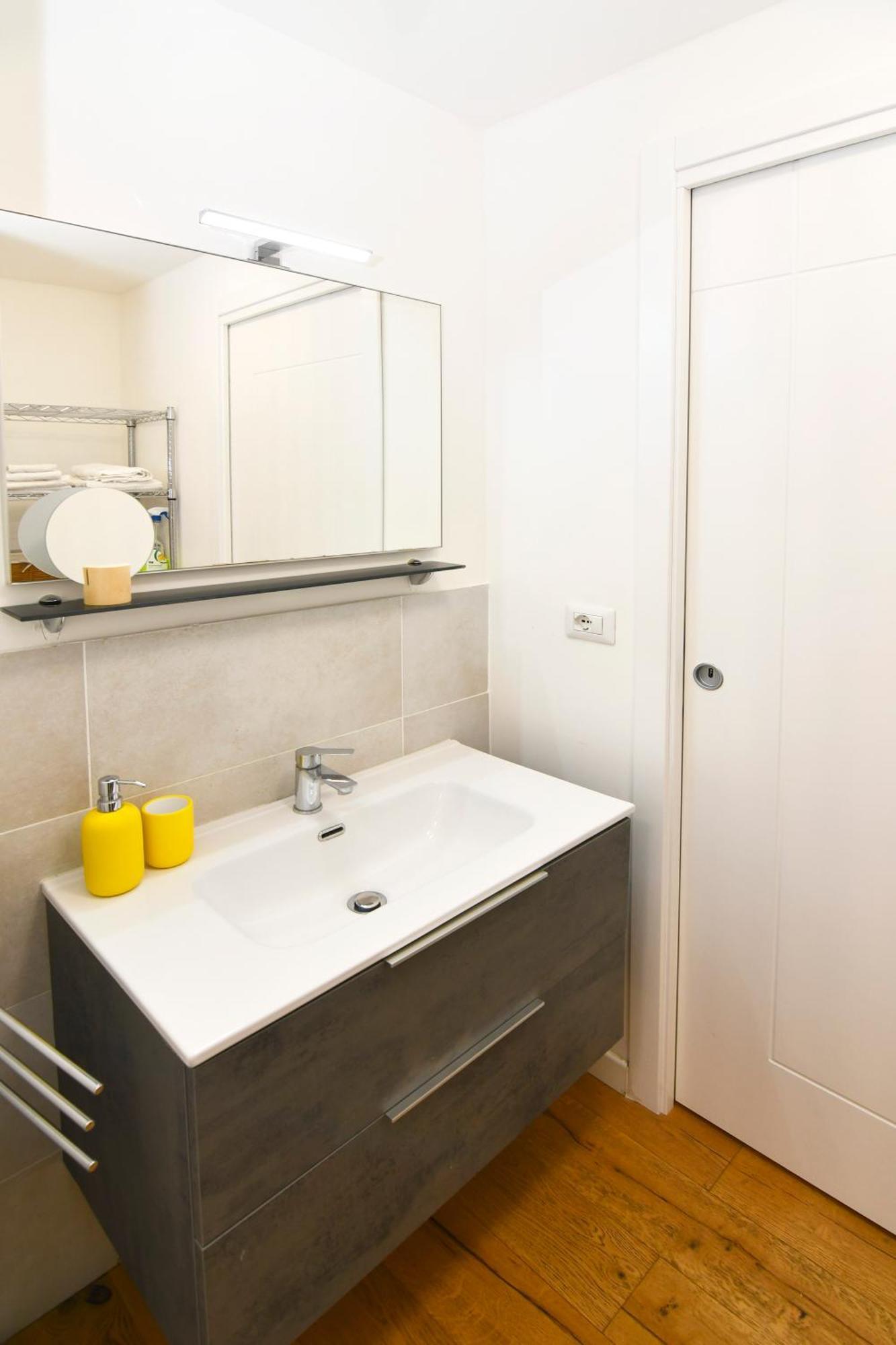 Apartment Navigli-tortonaampio Monolocale, Garage Gratuito *