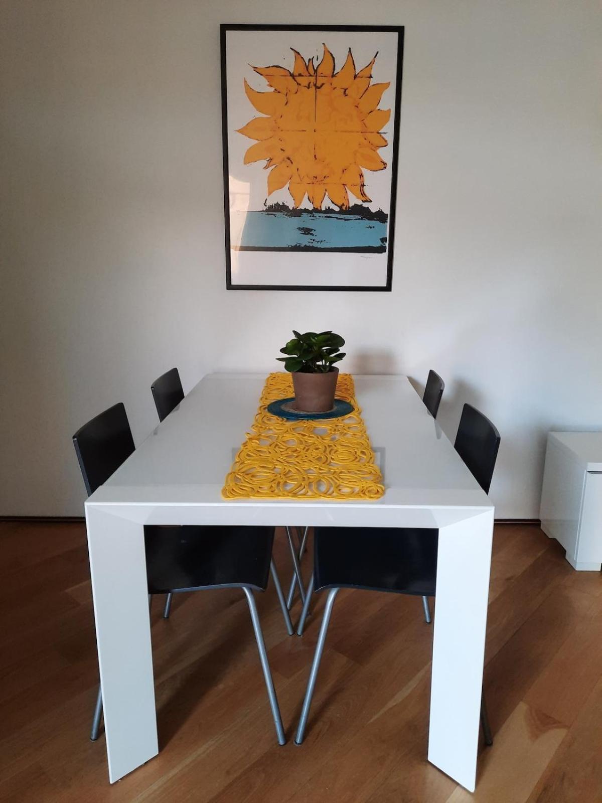 Apartment Center Charming