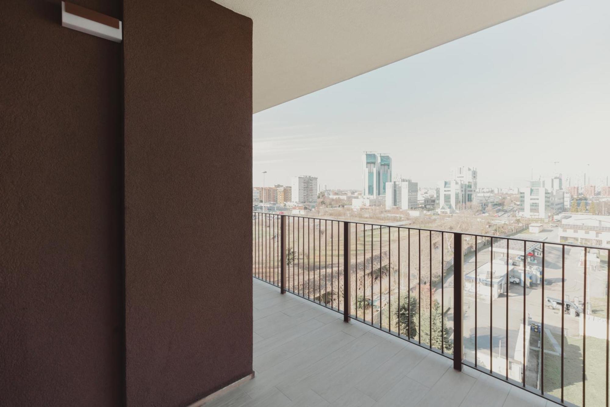 Gohost - Modern And Bright With Terrace And Balcony
