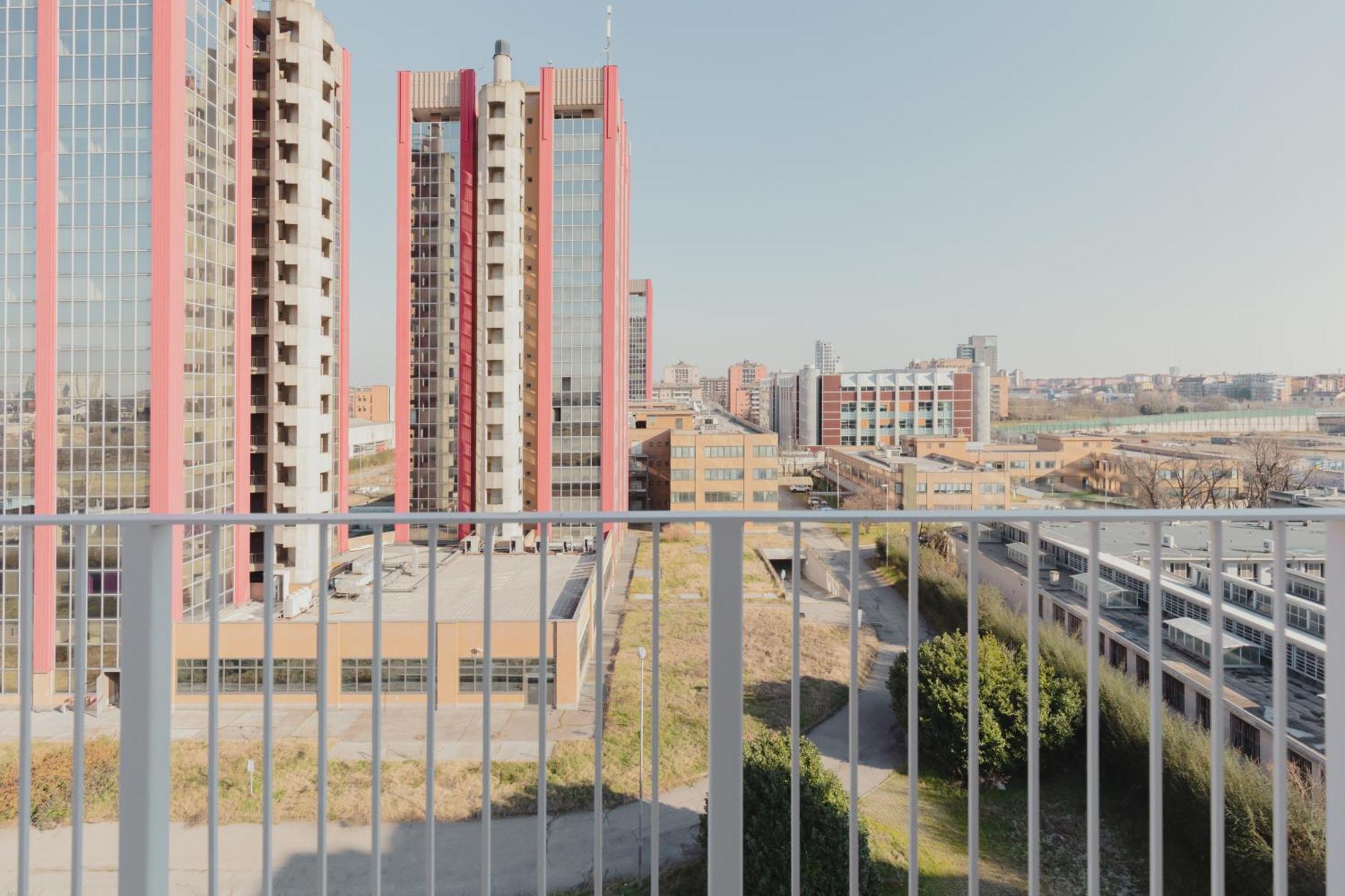 Gohost - Modern And Bright With Terrace And Balcony