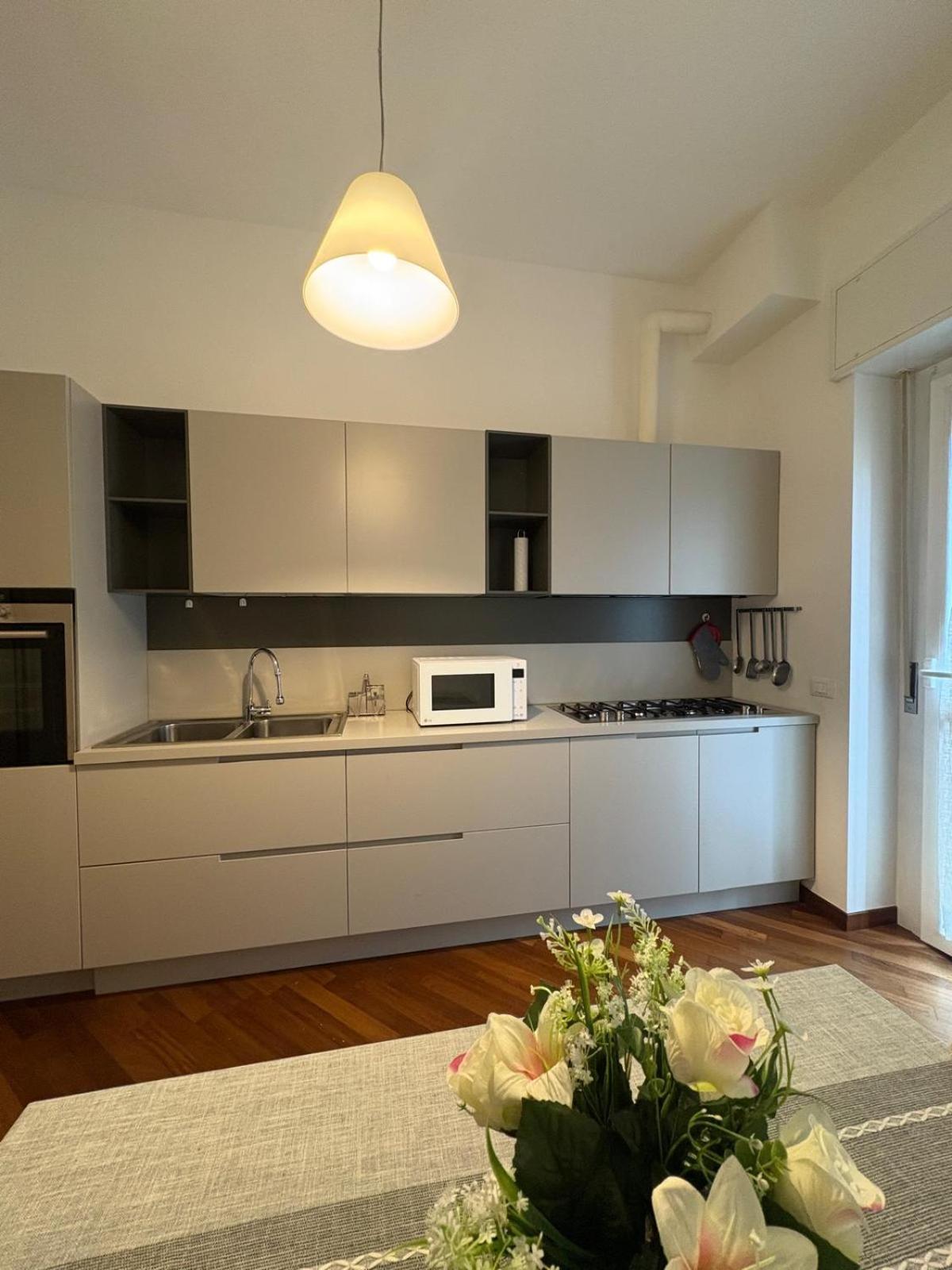 Apartment Bocconi - Porta Romana 4 Da Letto Con 2 Bagni Privati