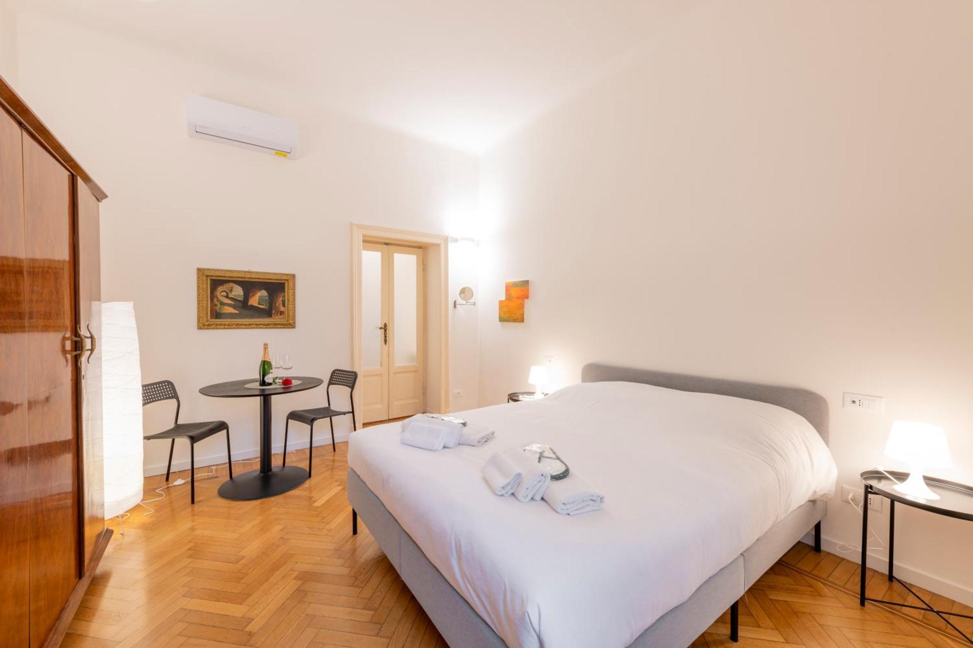 Apartment Ercole Ferrario 12 - Ampio E Luminoso