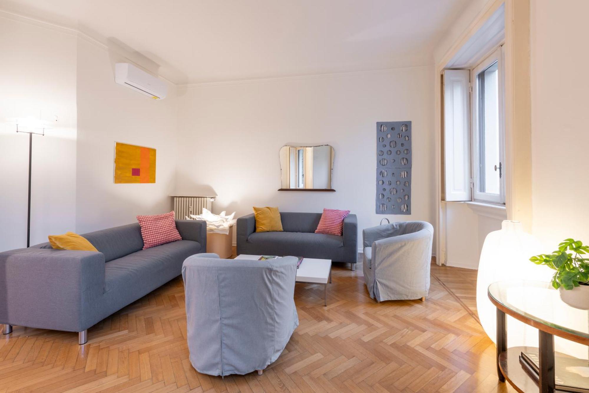 Apartment Ercole Ferrario 12 - Ampio E Luminoso