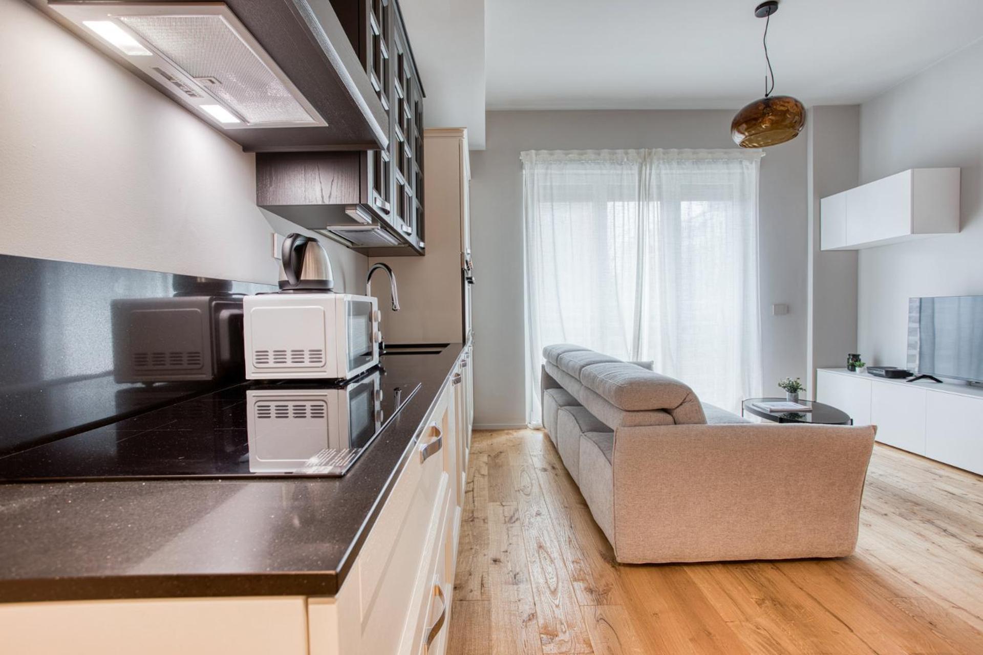 Easylife - Eleganza Moderna Vicino A Life Milan