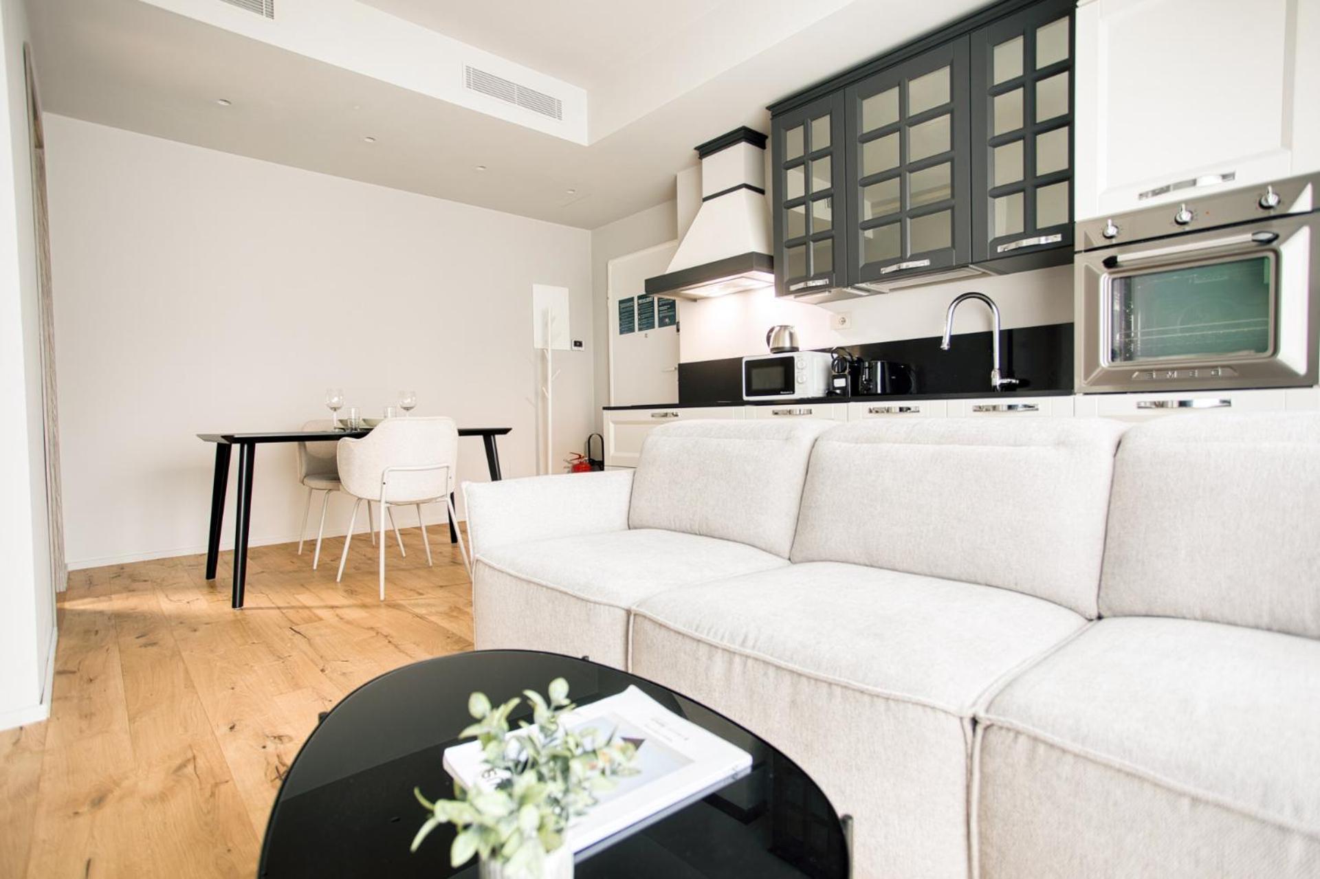 Easylife - Eleganza Moderna Vicino A Life *