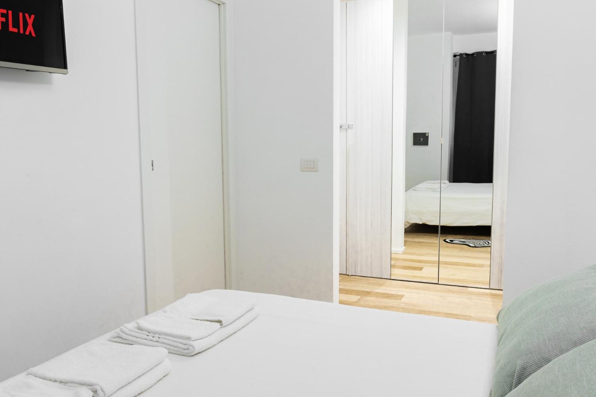 Apartment Fashion & Design - Metro California