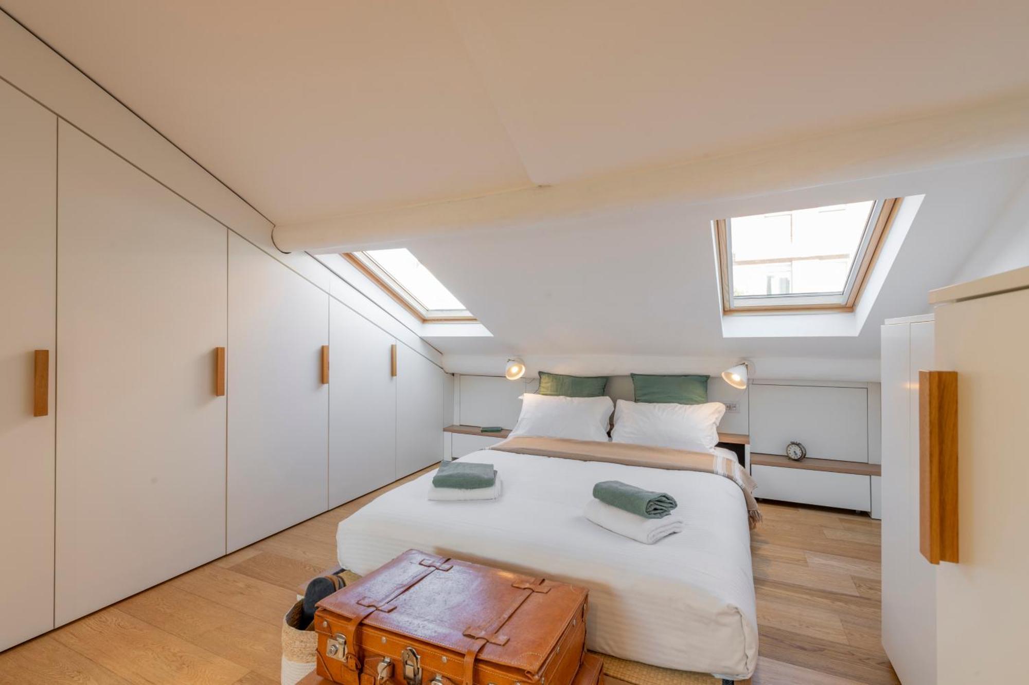 Apartment Bright Penthouse Attic In The Heart Of *