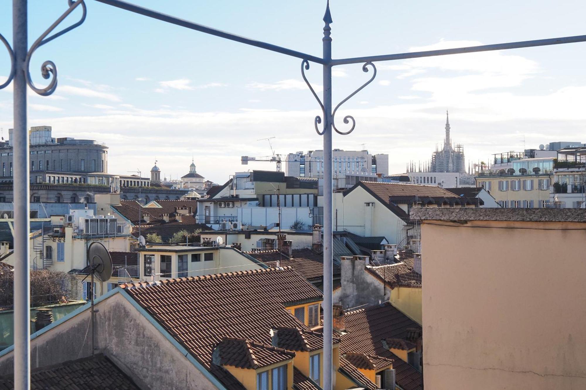Apartment Splendido Attico Con 2 Terrazzi In Brera Milan