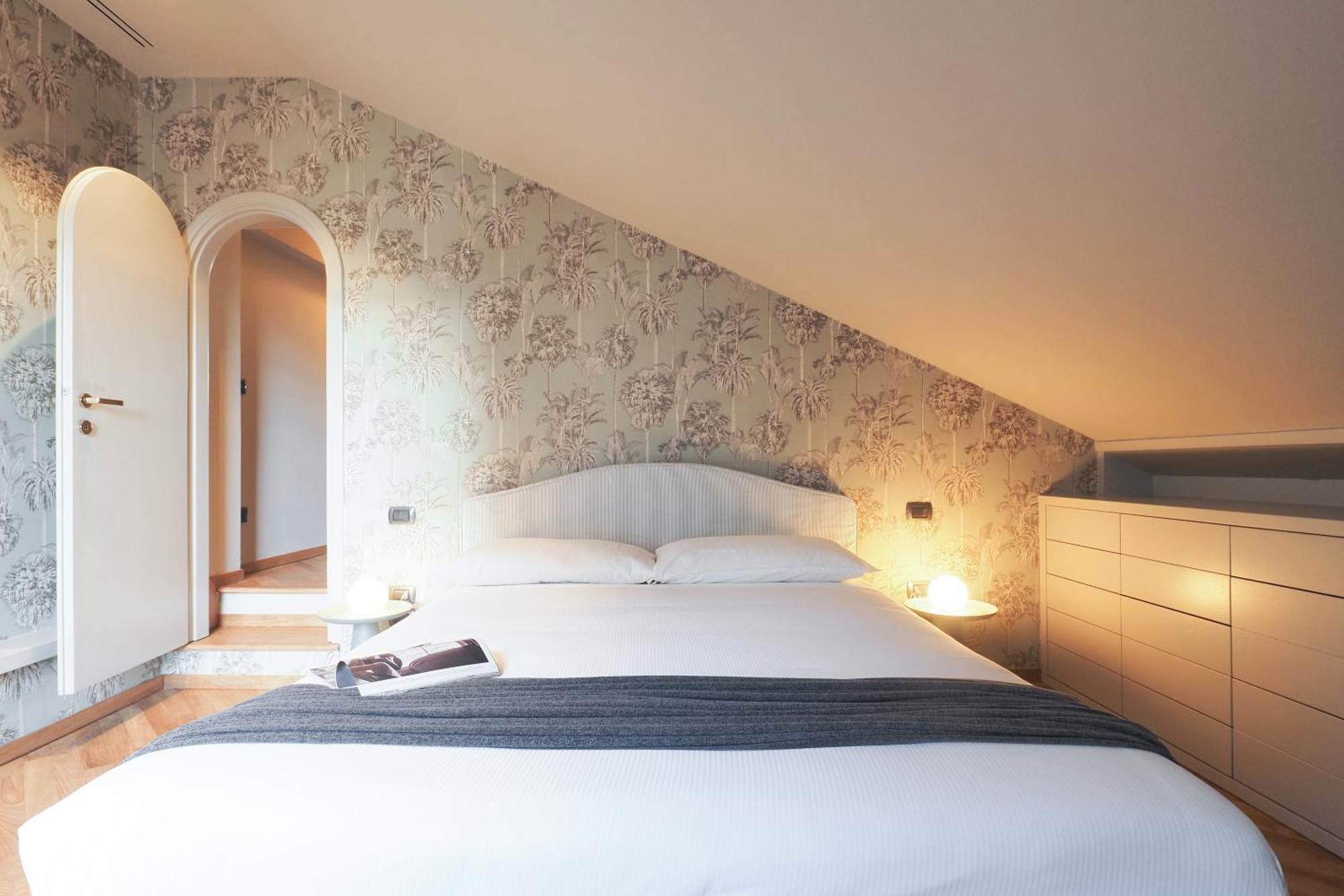 Apartment Splendido Attico Con 2 Terrazzi In Brera Milan