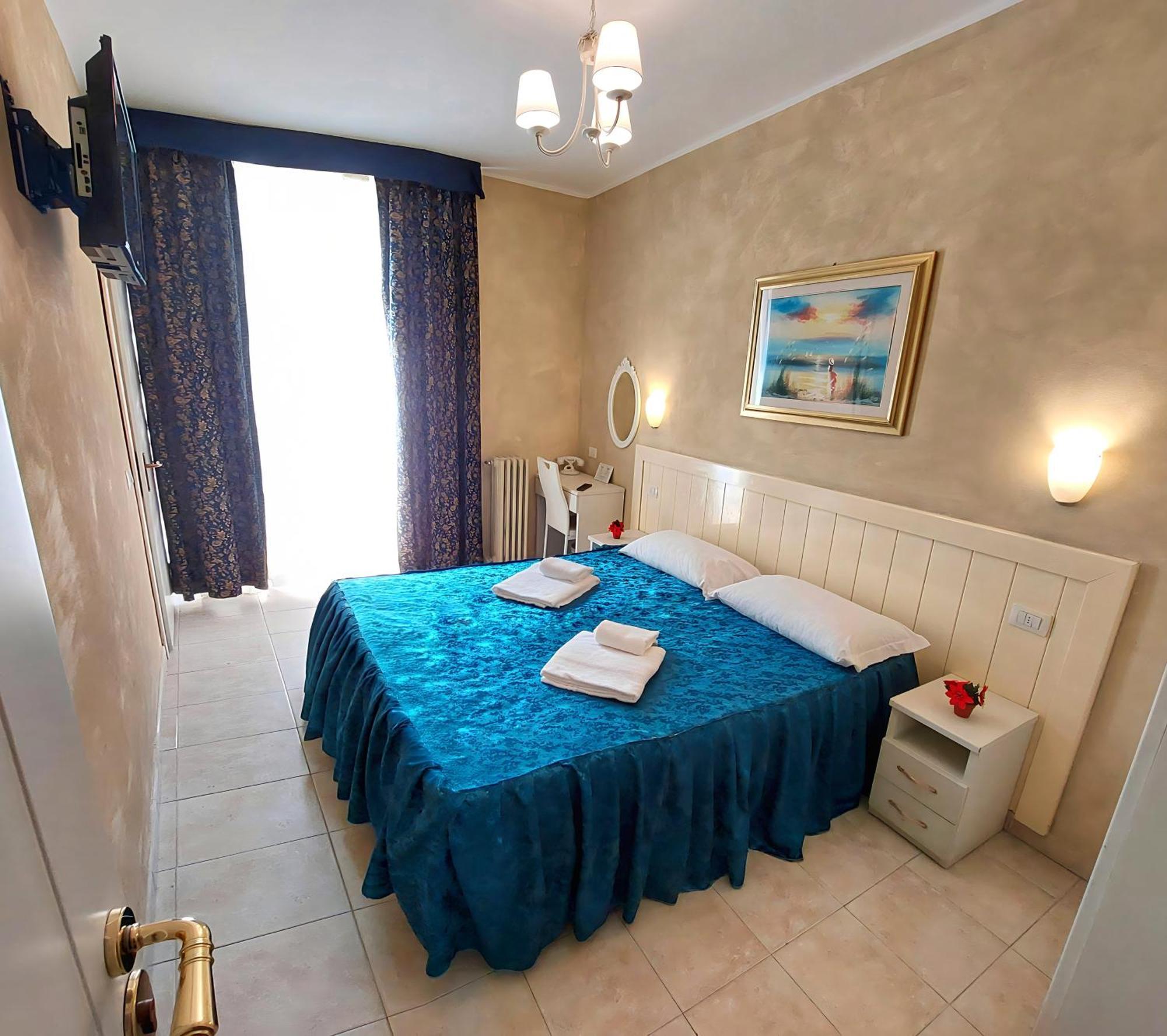 Aurelia Hotel 2*