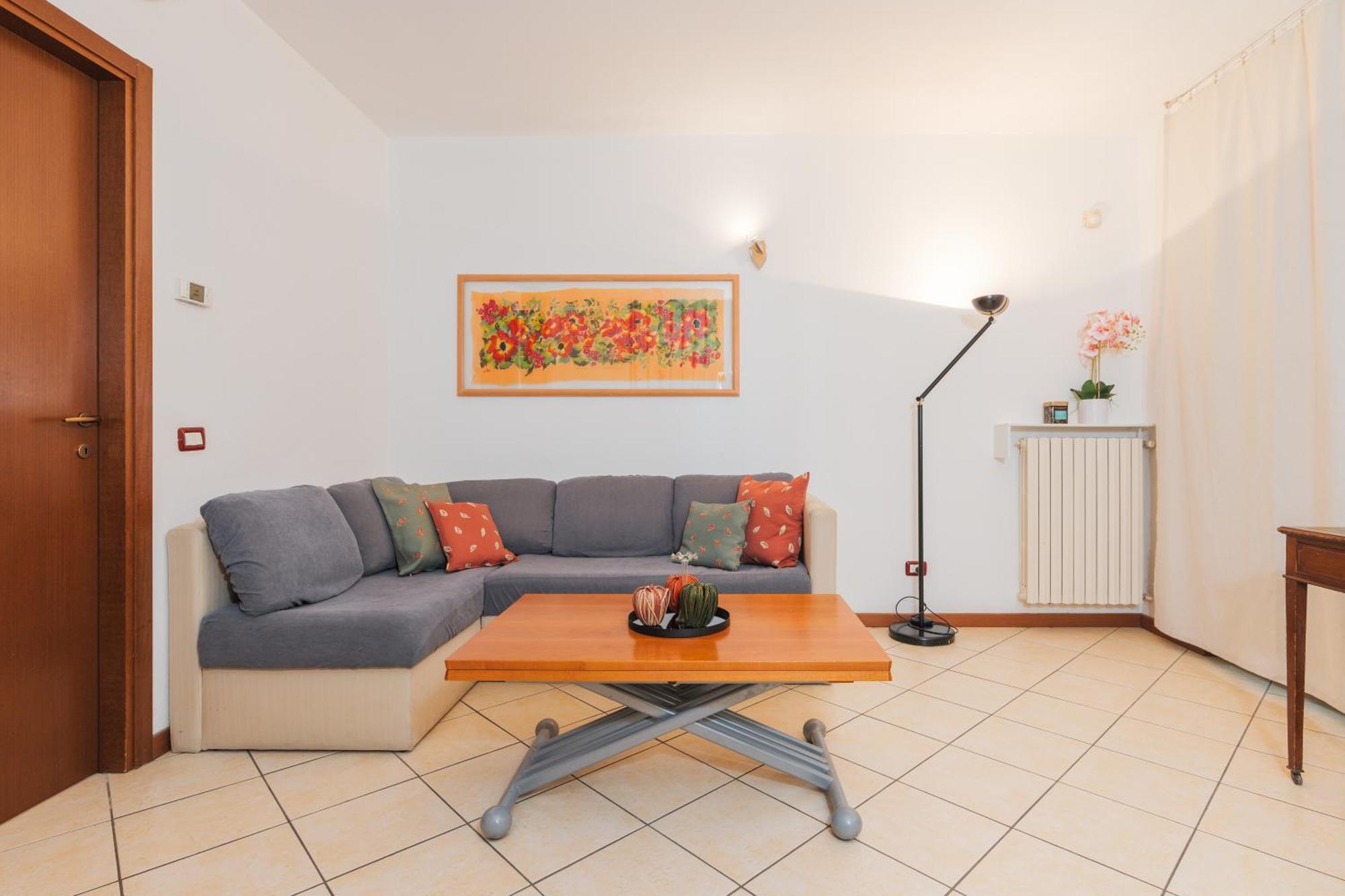 Apartment Keys Of Italy - Salutati Stylish Bedroom Milan