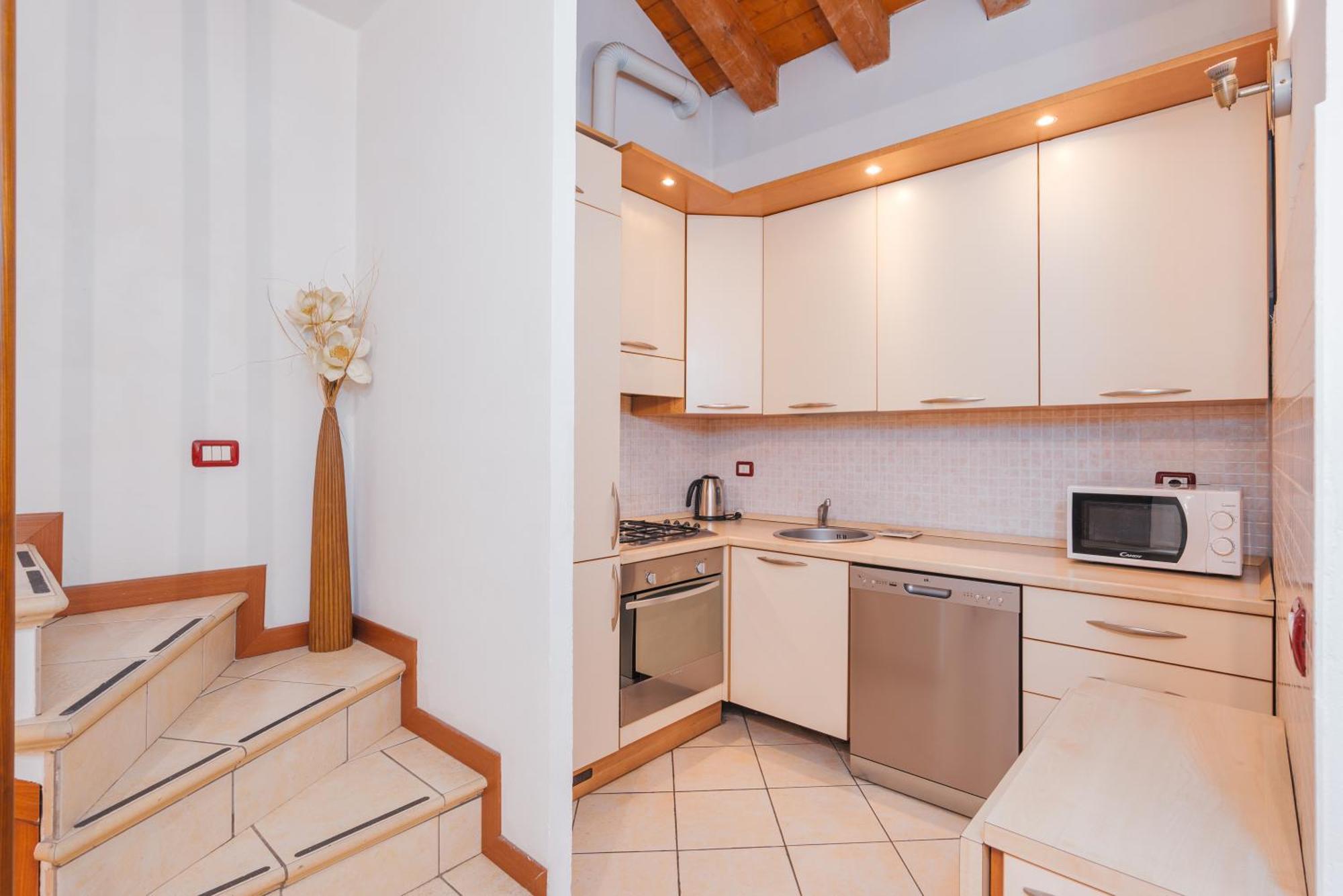 Apartment Keys Of Italy - Salutati Stylish Bedroom Milan