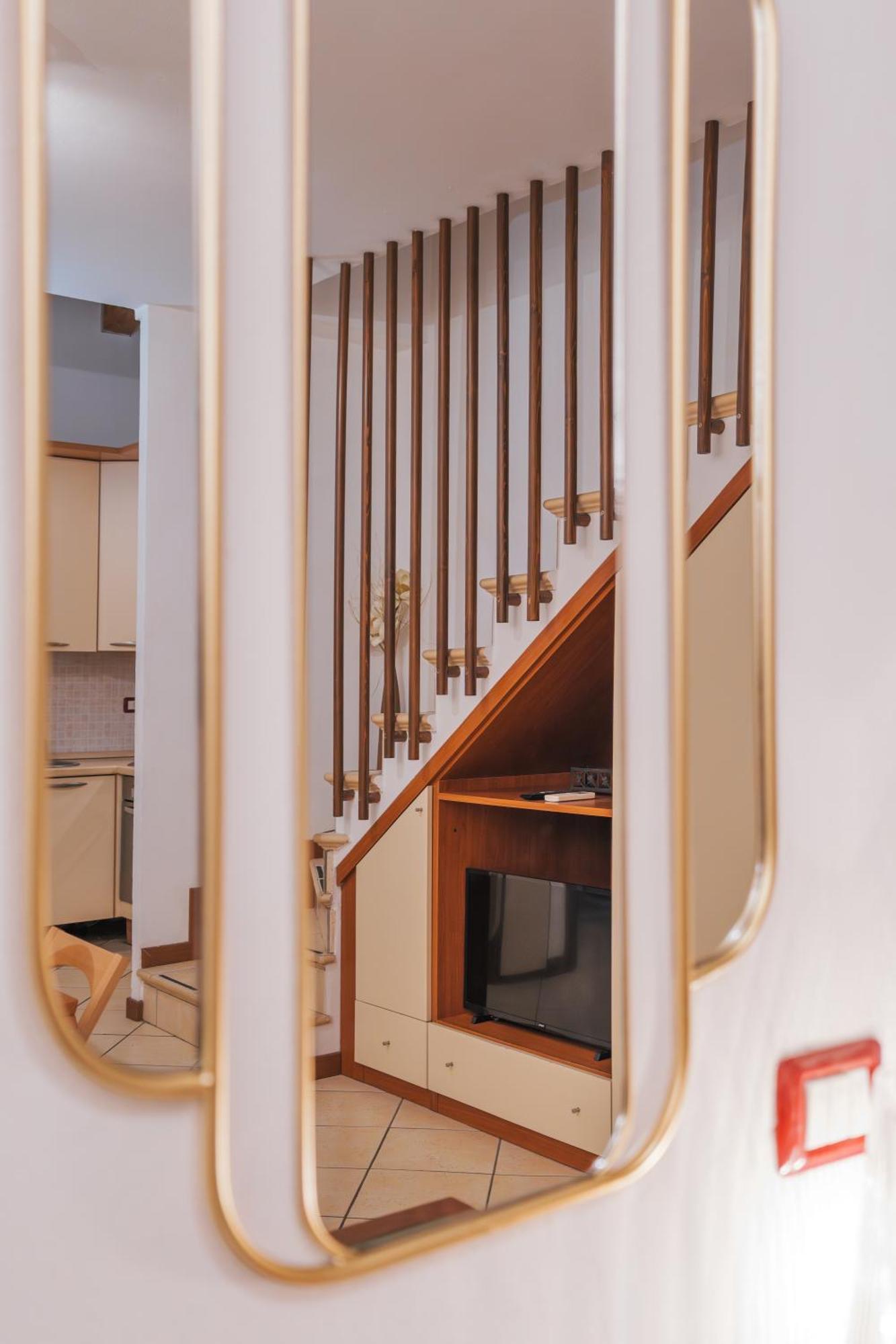 Apartment Keys Of Italy - Salutati Stylish Bedroom Milan