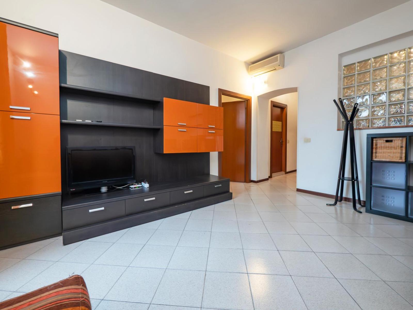 Ampio Biolocale Vicino Stazione Milan