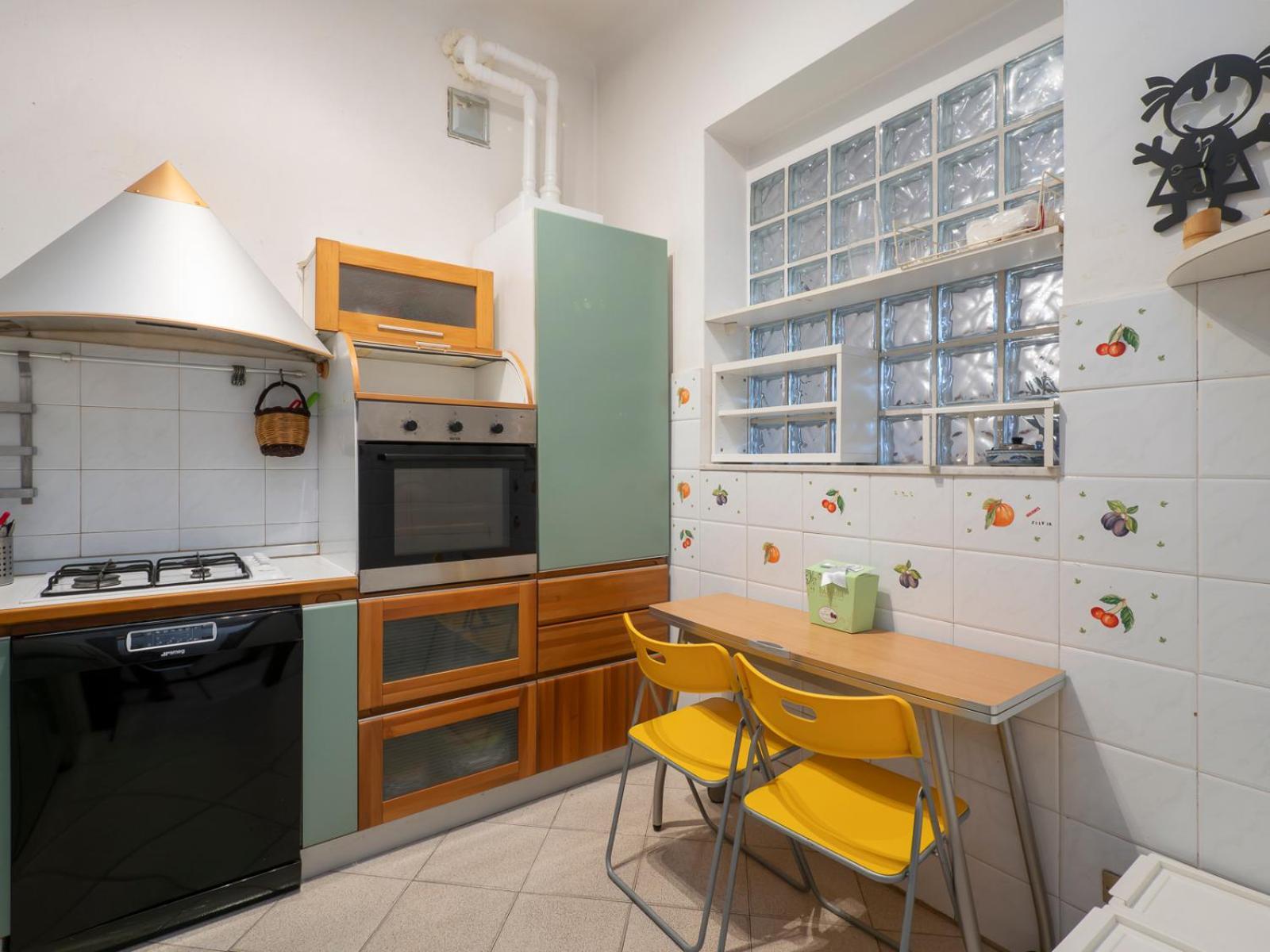 Ampio Biolocale Vicino Stazione * Milan