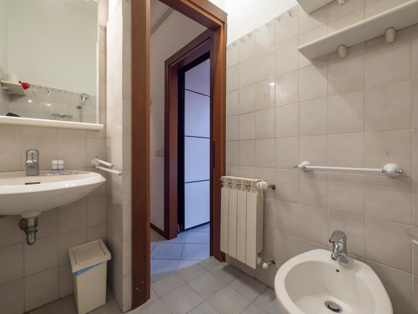 Ampio Biolocale Vicino Stazione Milan
