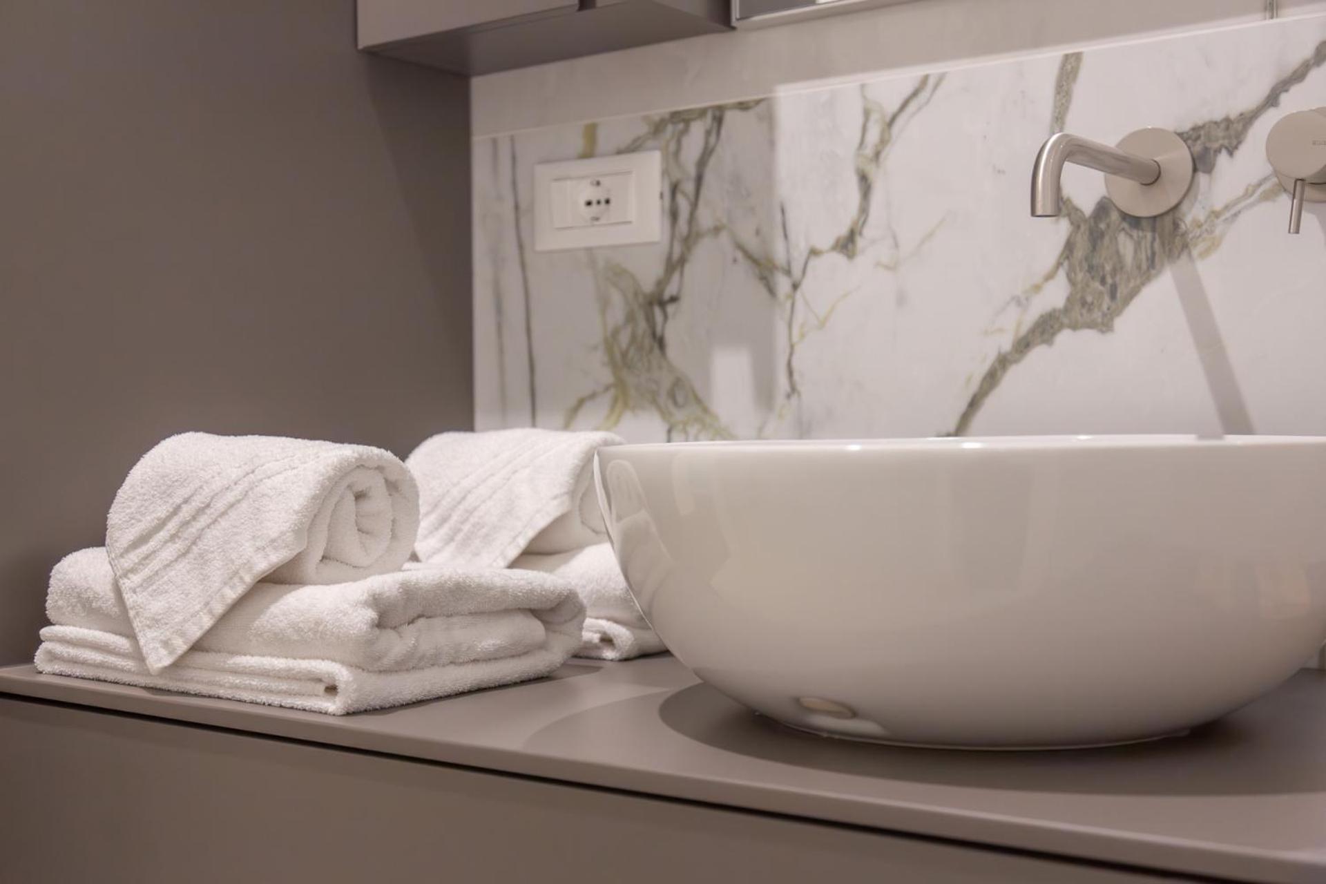 Charming & Bright Near Milan's Fashion District Aparthotel