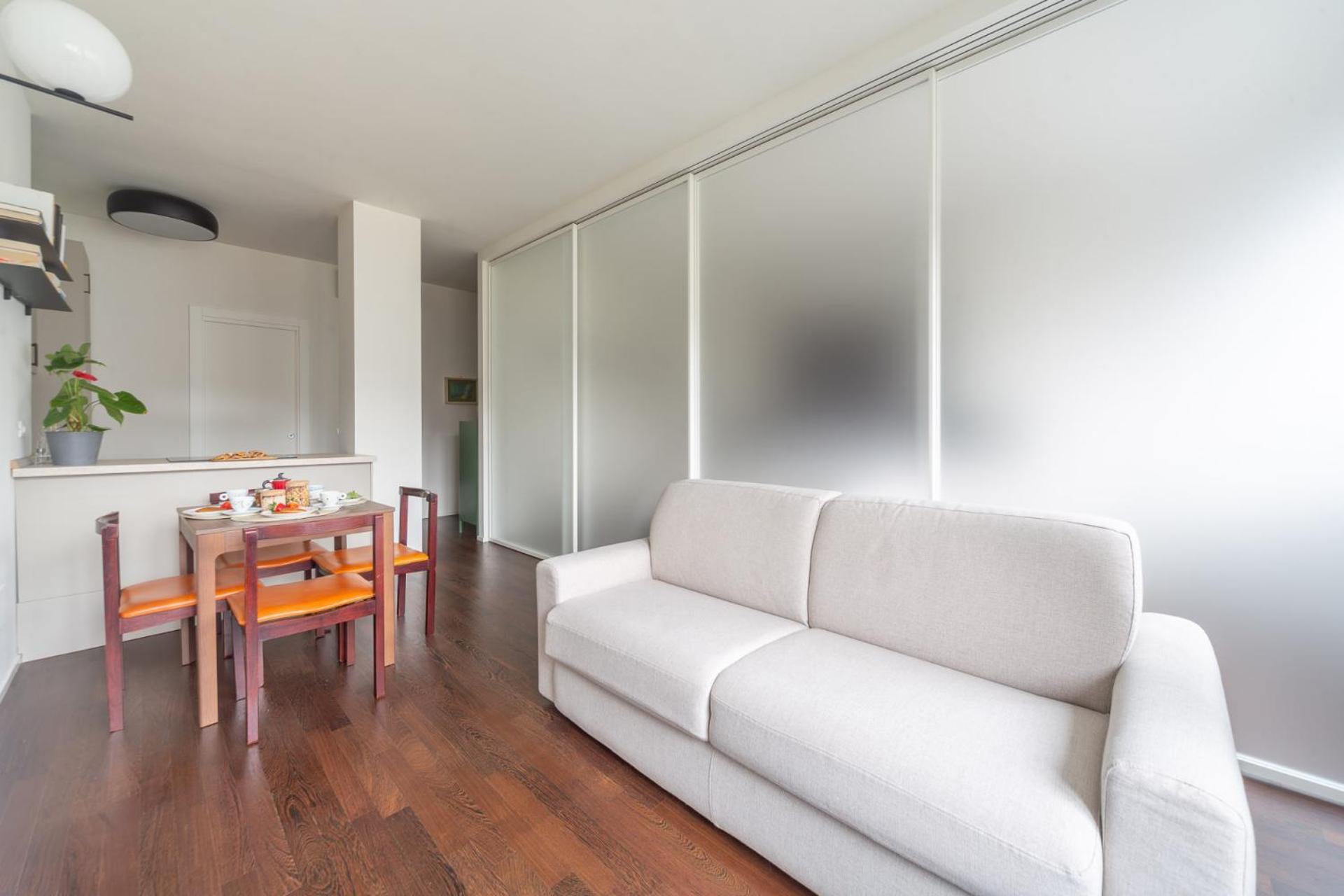 Charming & Bright Near Milan's Fashion District Aparthotel