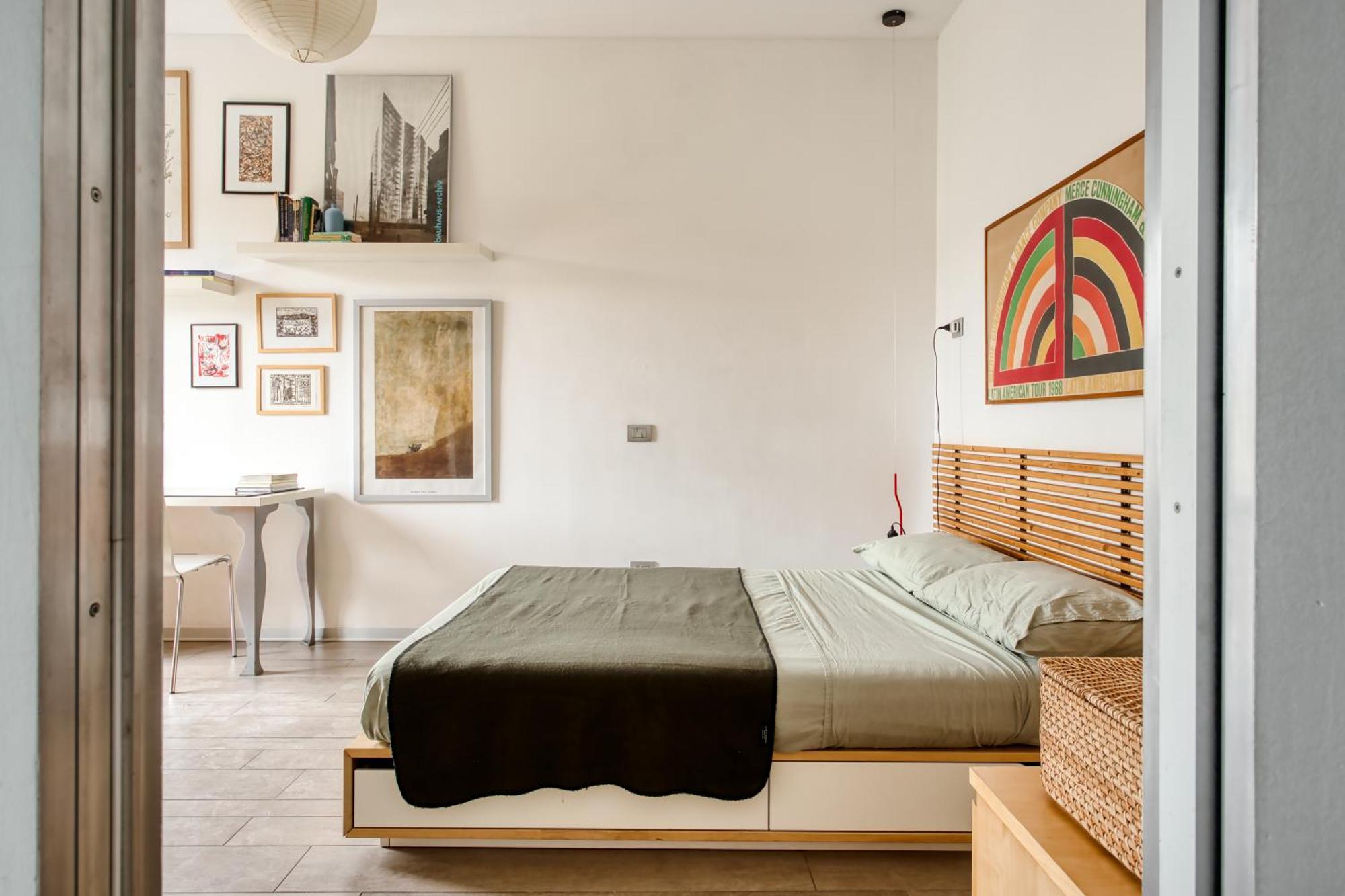 Luxury Flat Design District - Isola Apartment