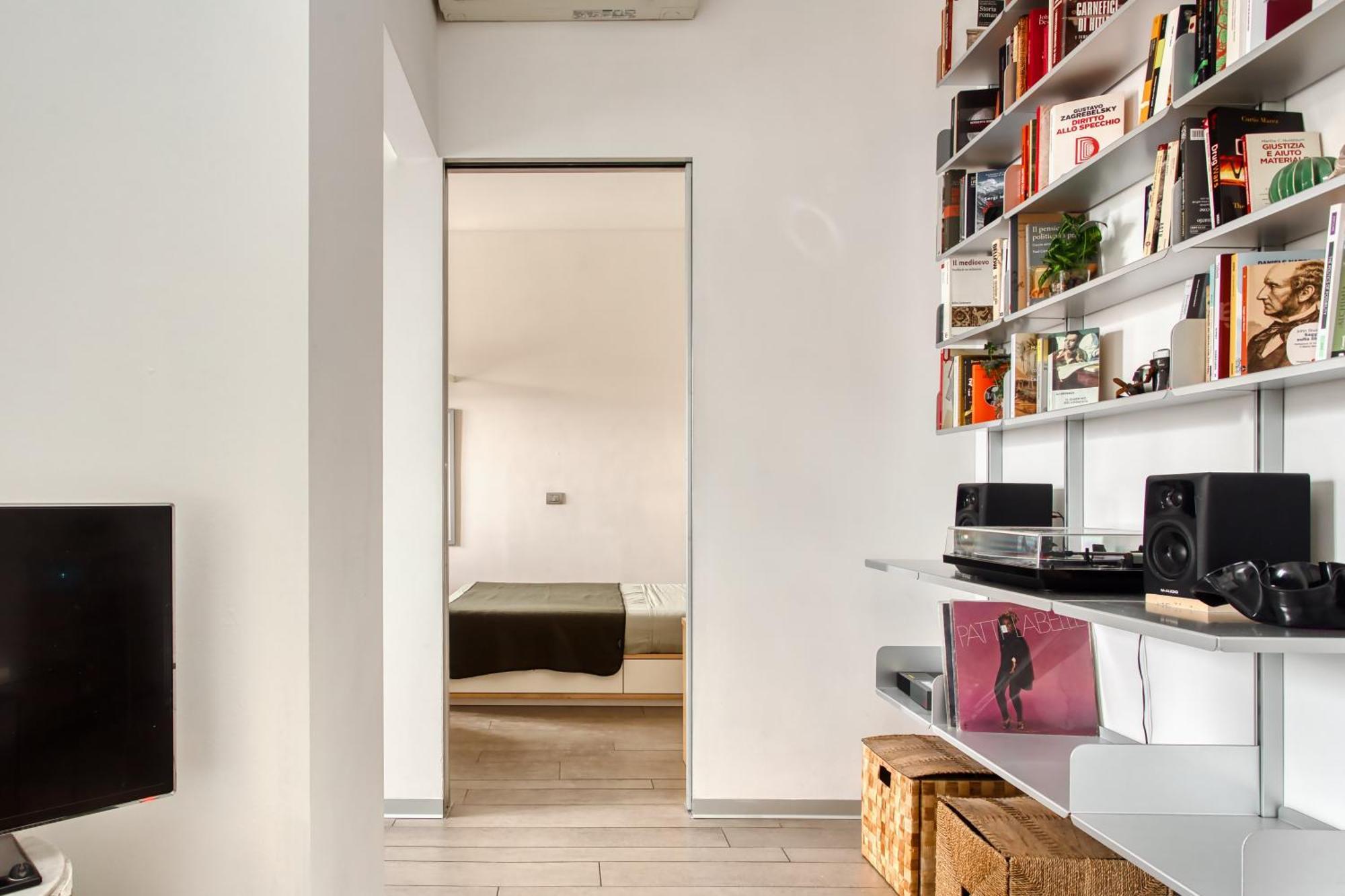 Luxury Flat Design District - Isola Apartment *