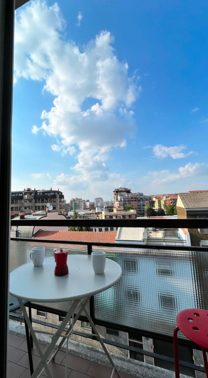 With Balcony And View Close To The Yellow Metro City * Milan