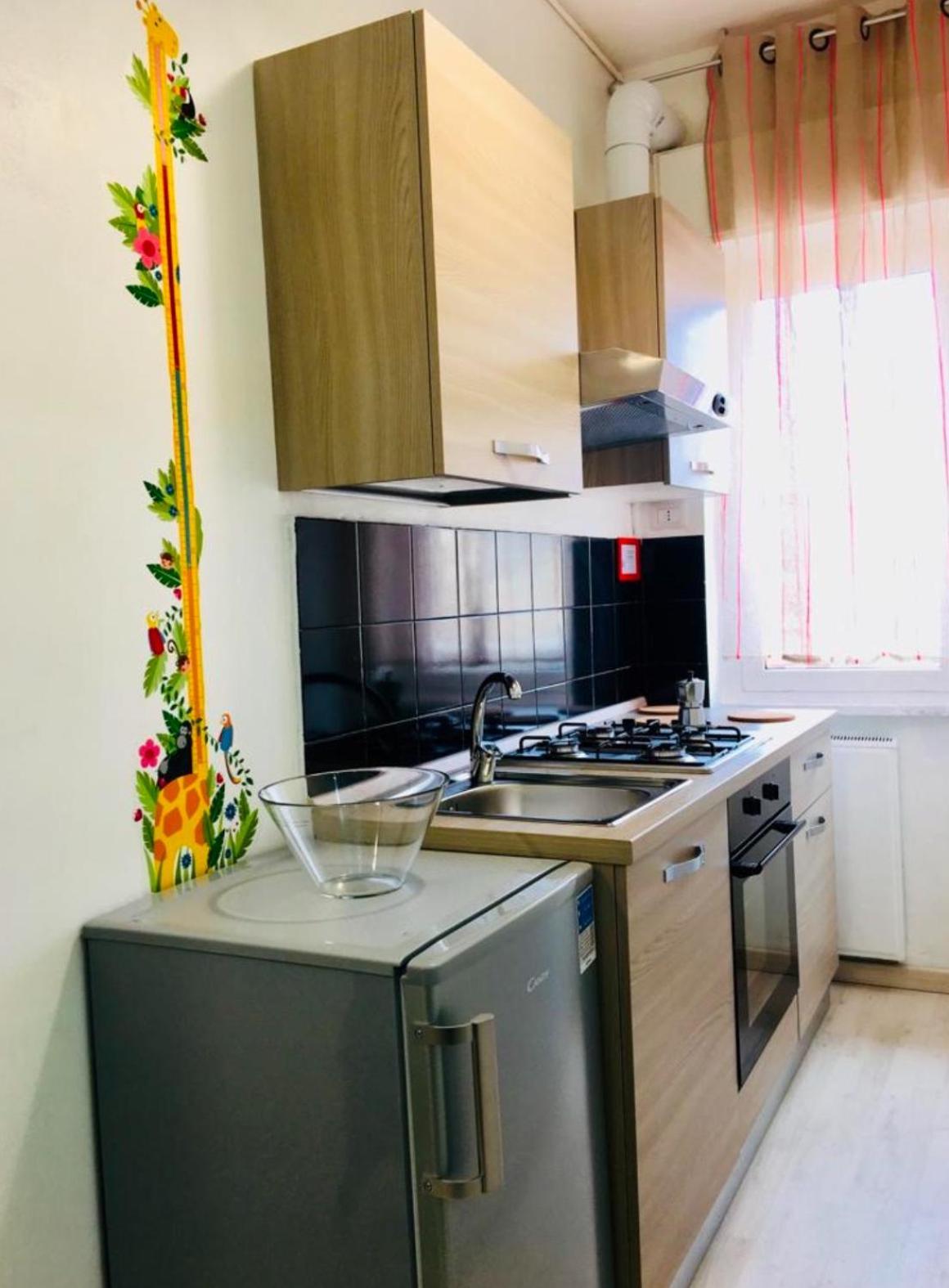 With Balcony And View Close To The Yellow Metro City Apartment