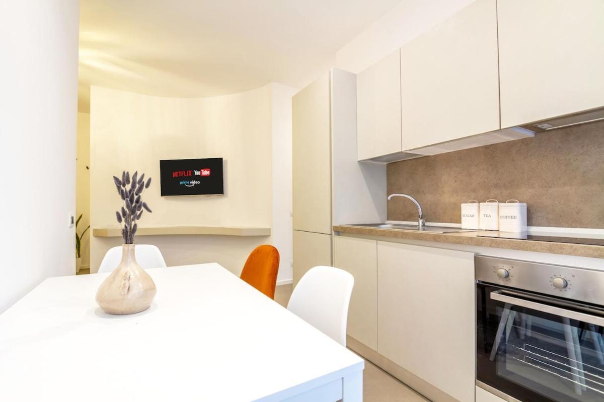 Duomo Stylish Double Near Metro Apartment Milan