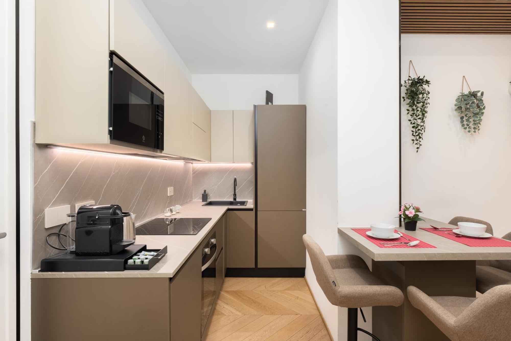 Vitruvio 43 - Stazione Apartment *