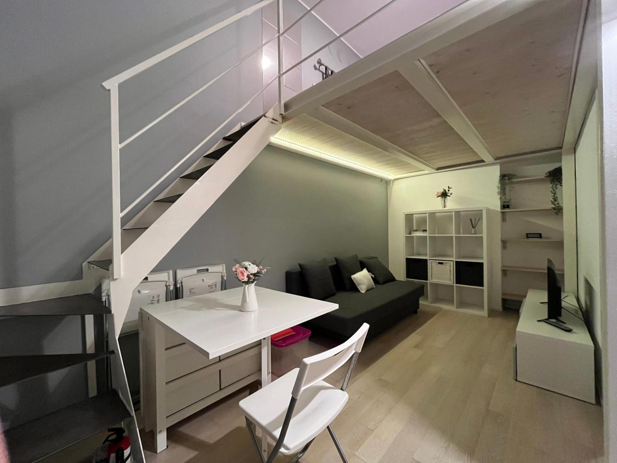 Ak Loft - Lovely In The Heart Of Milan