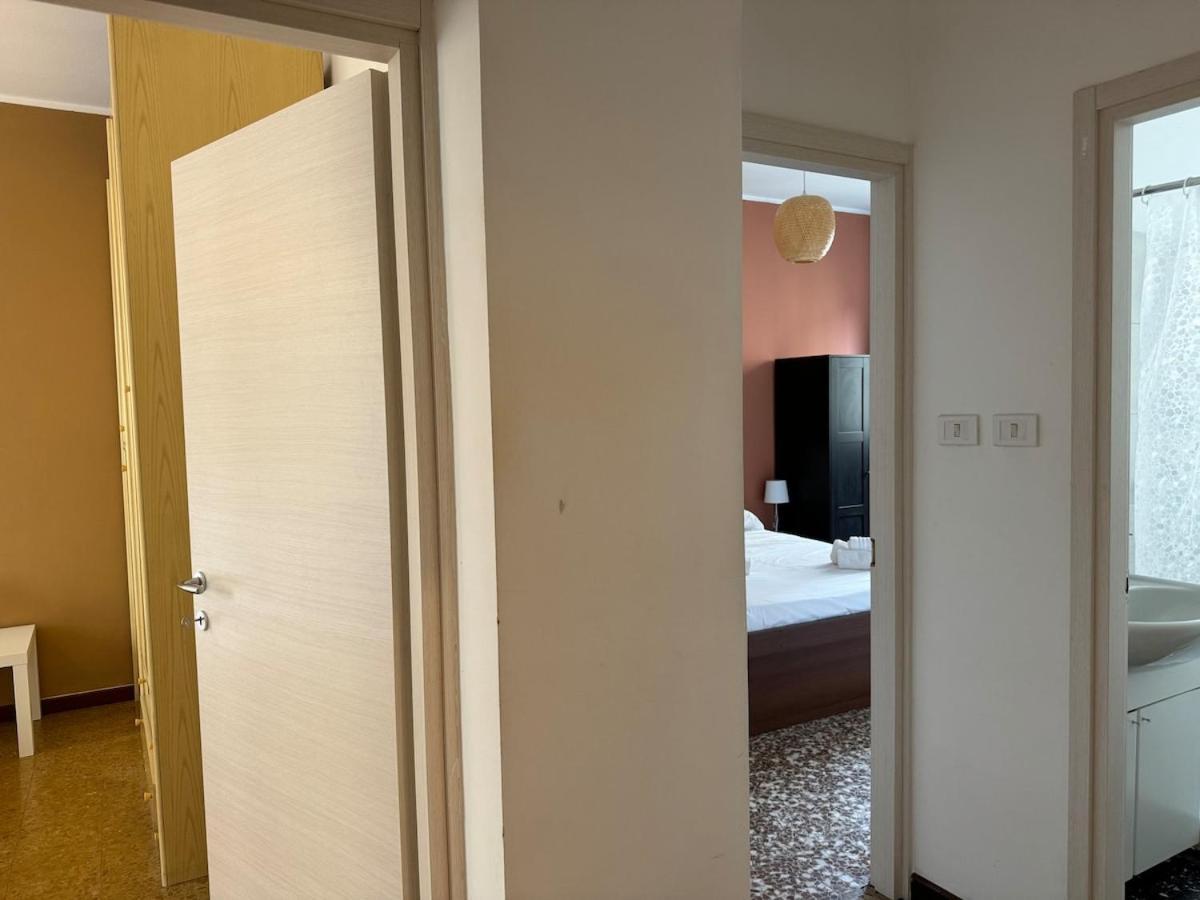 Family 15 Min From Center And Airport Apartment