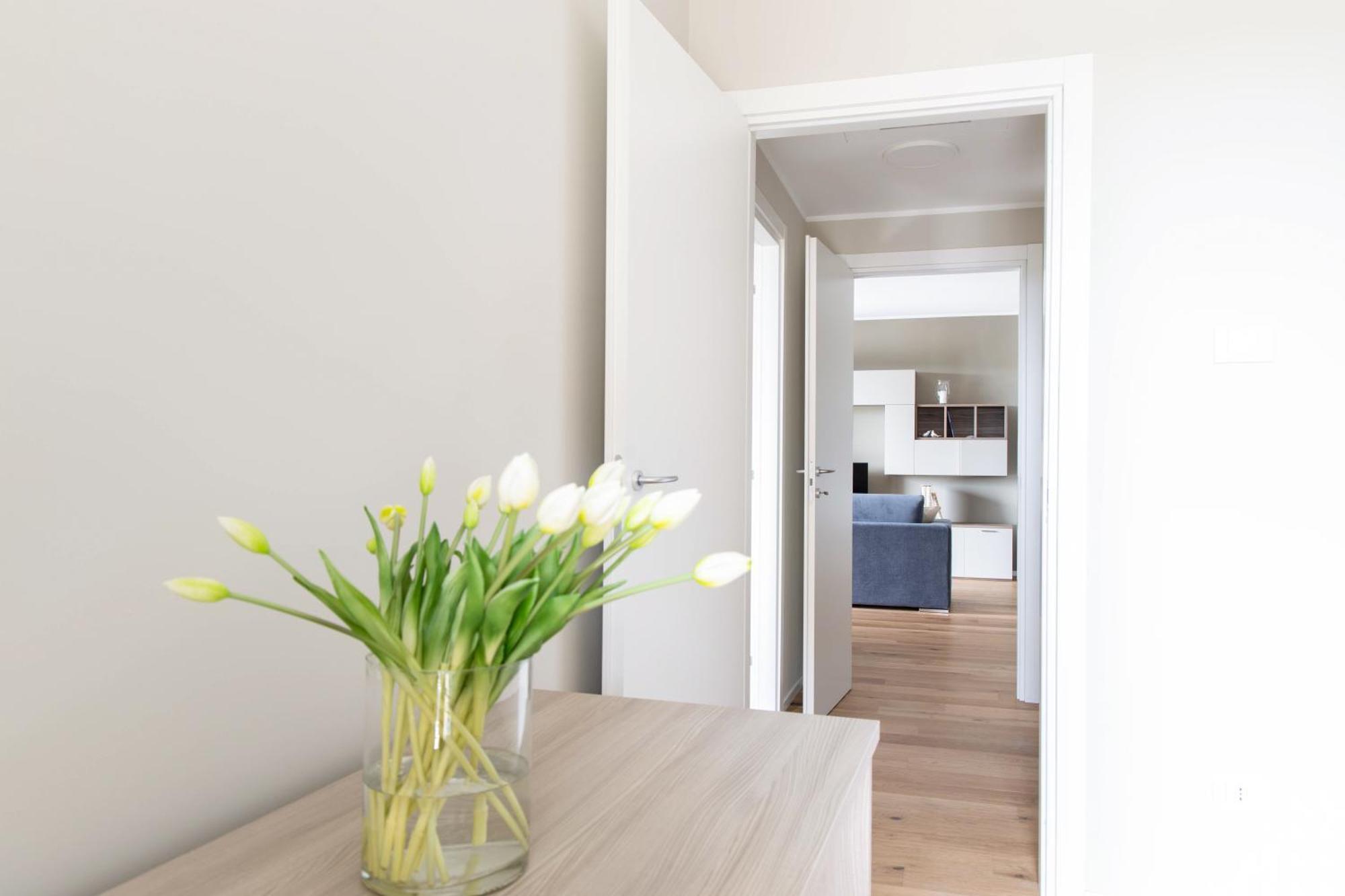 Living With Terrace & Garage By Ndp Rent Apartment