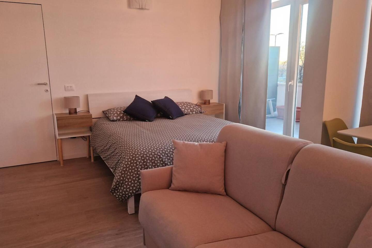 Cozy Flat For Vacation& Business In Famagosta Area Apartment