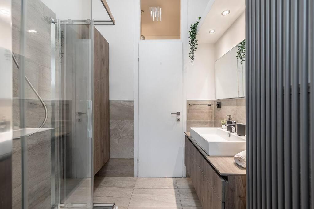 Carrobbio's Nest - Elegant With Wifi And Netflix Apartment