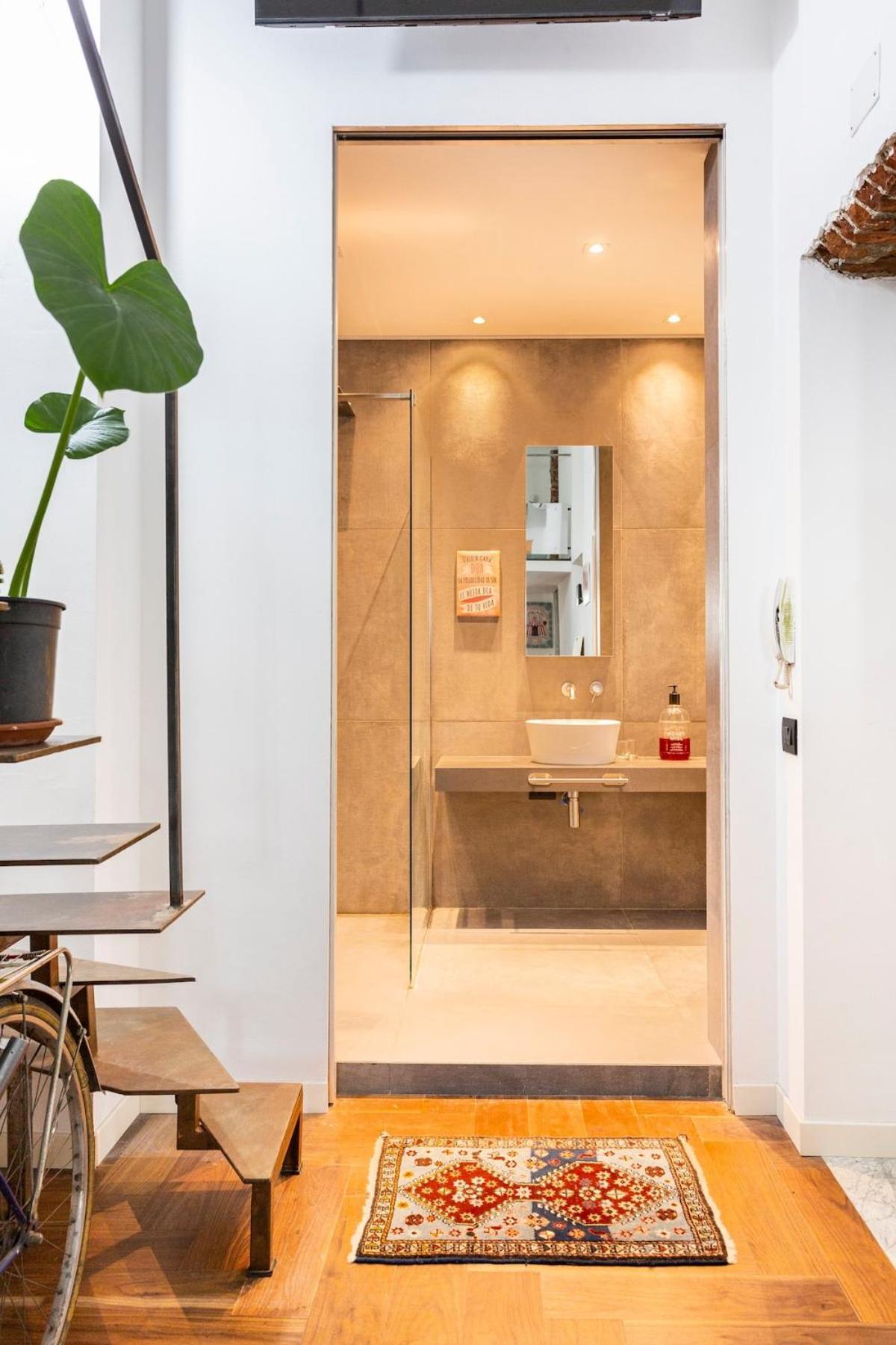 Loft Design Center, Shopping Area, Ac, Wifi, Subway M1 And M2, Airport Connected Apartment *