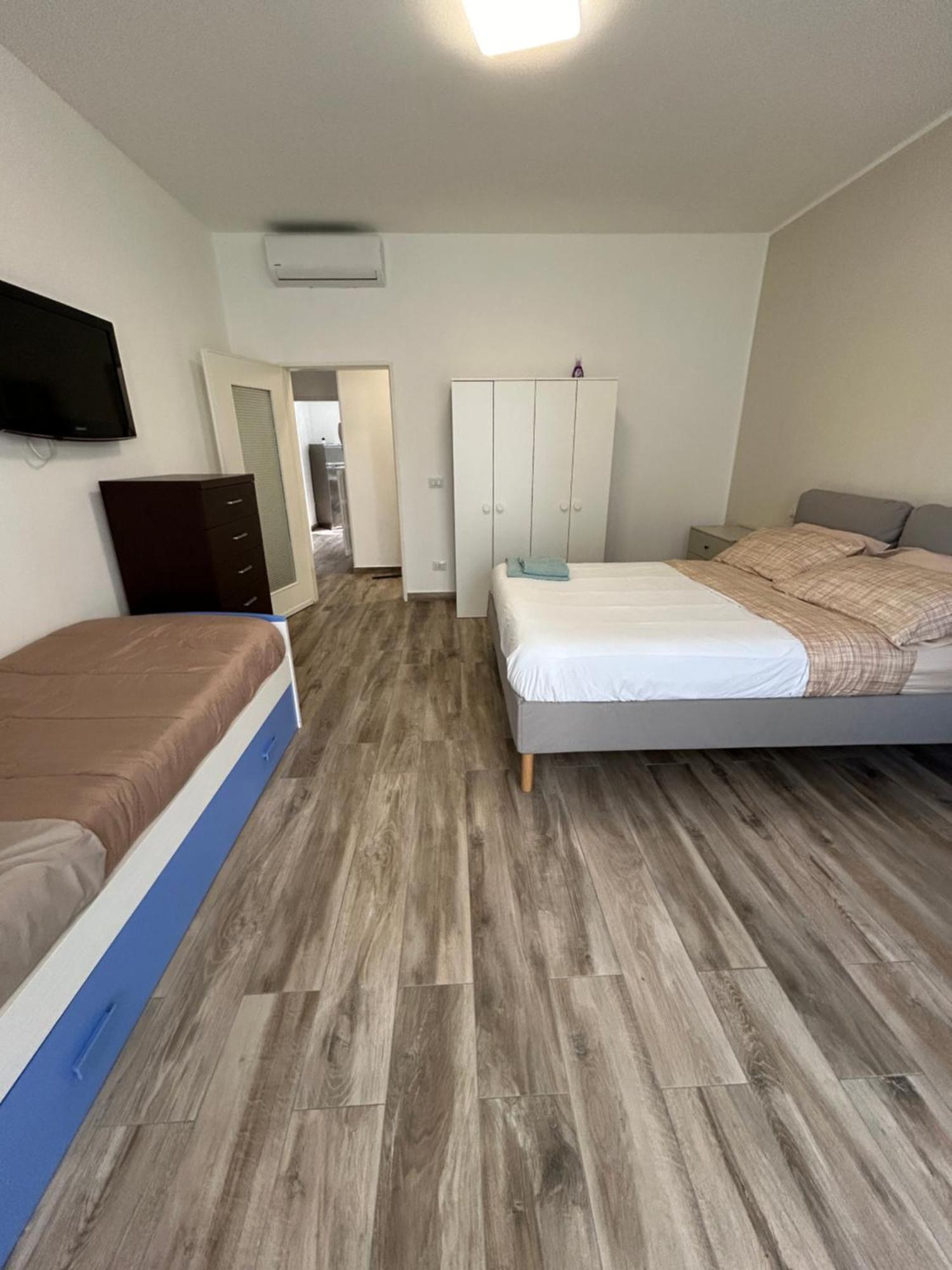 M&g X4 Pax - 5 Min Metro Apartment *